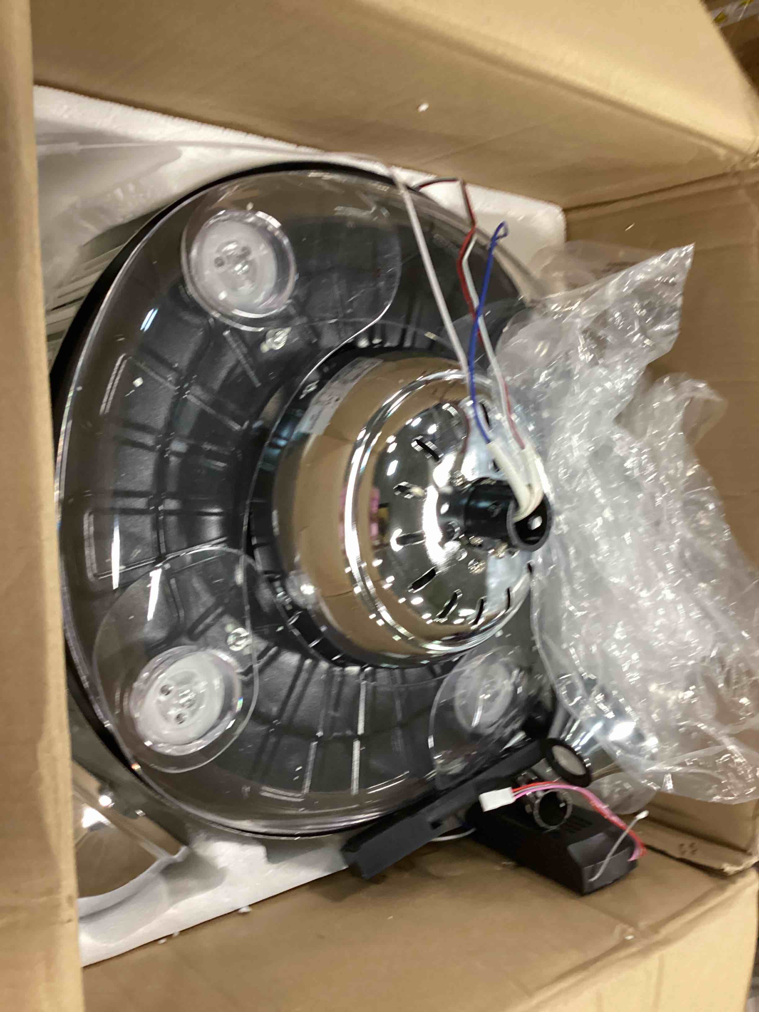 https://s3.amazonaws.com/lotting-images-prod/bidfta/RED6492426_1720064598174.jpeg
