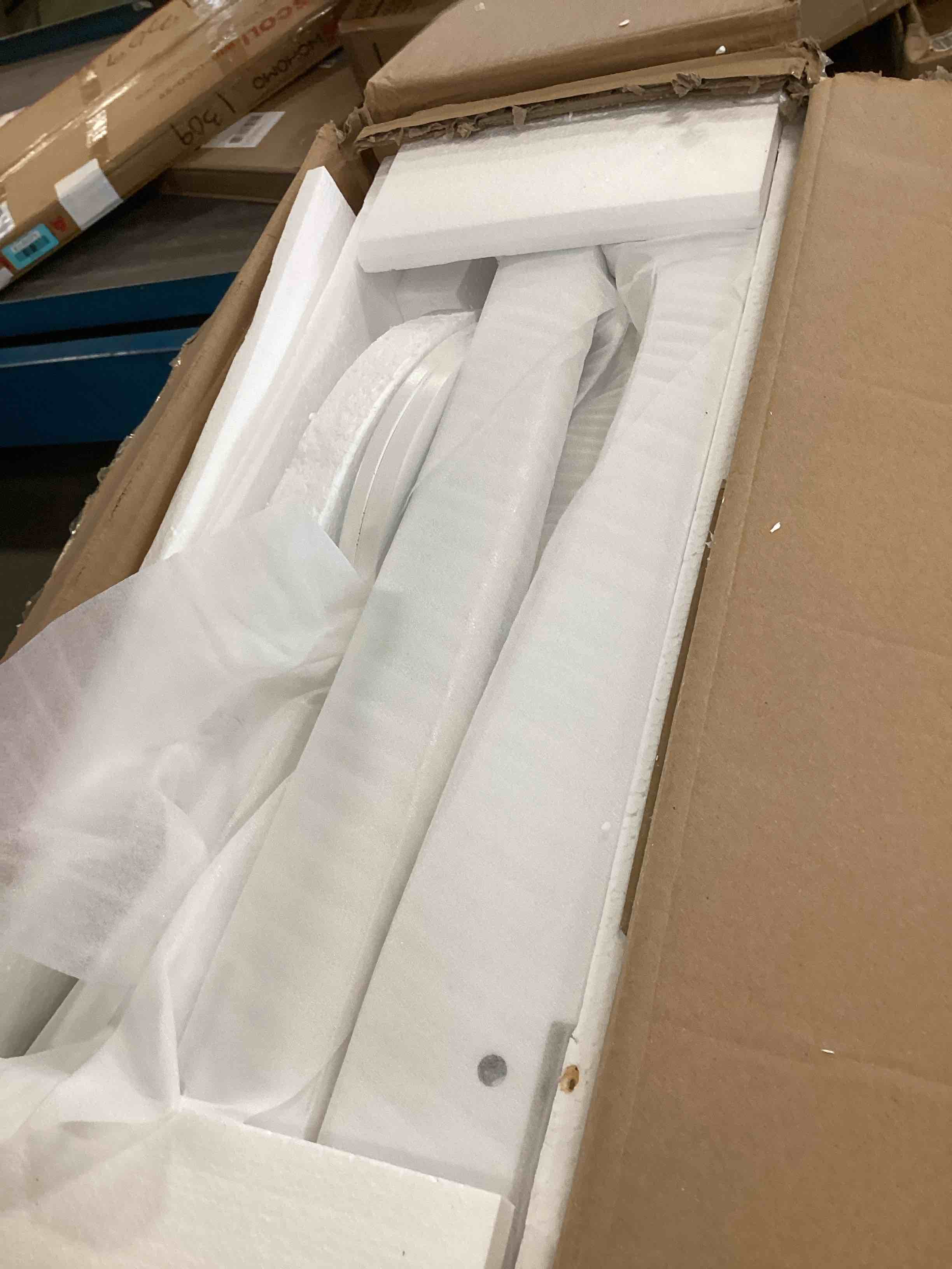 https://s3.amazonaws.com/lotting-images-prod/bidfta/RED6494928_1719317725166.jpeg