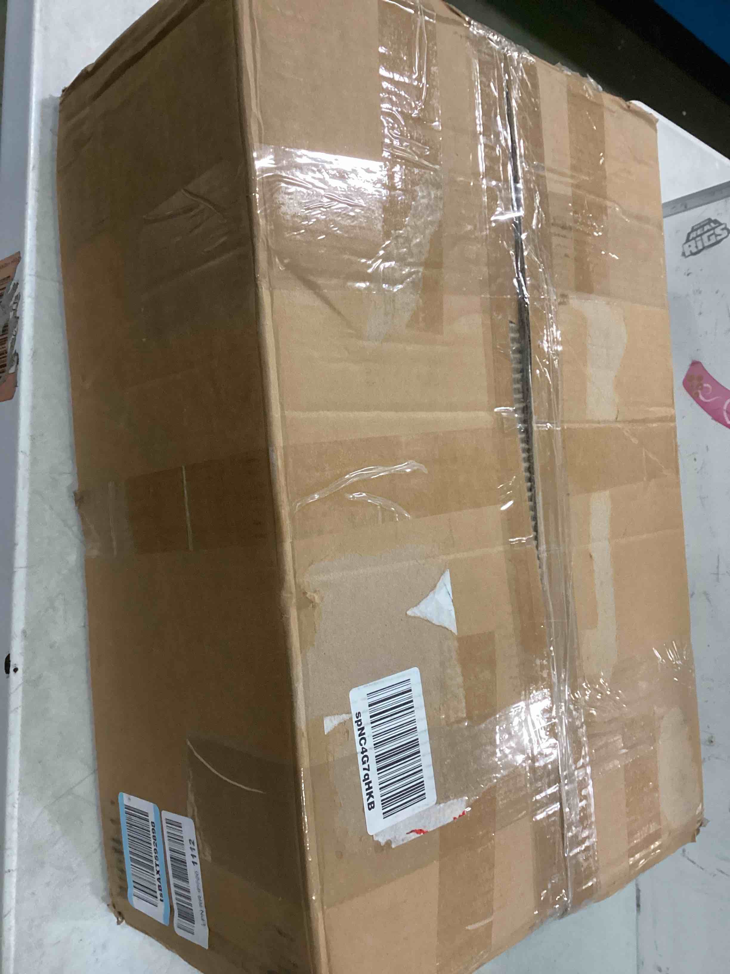 https://s3.amazonaws.com/lotting-images-prod/bidfta/RED6495789_1719403021104.jpeg