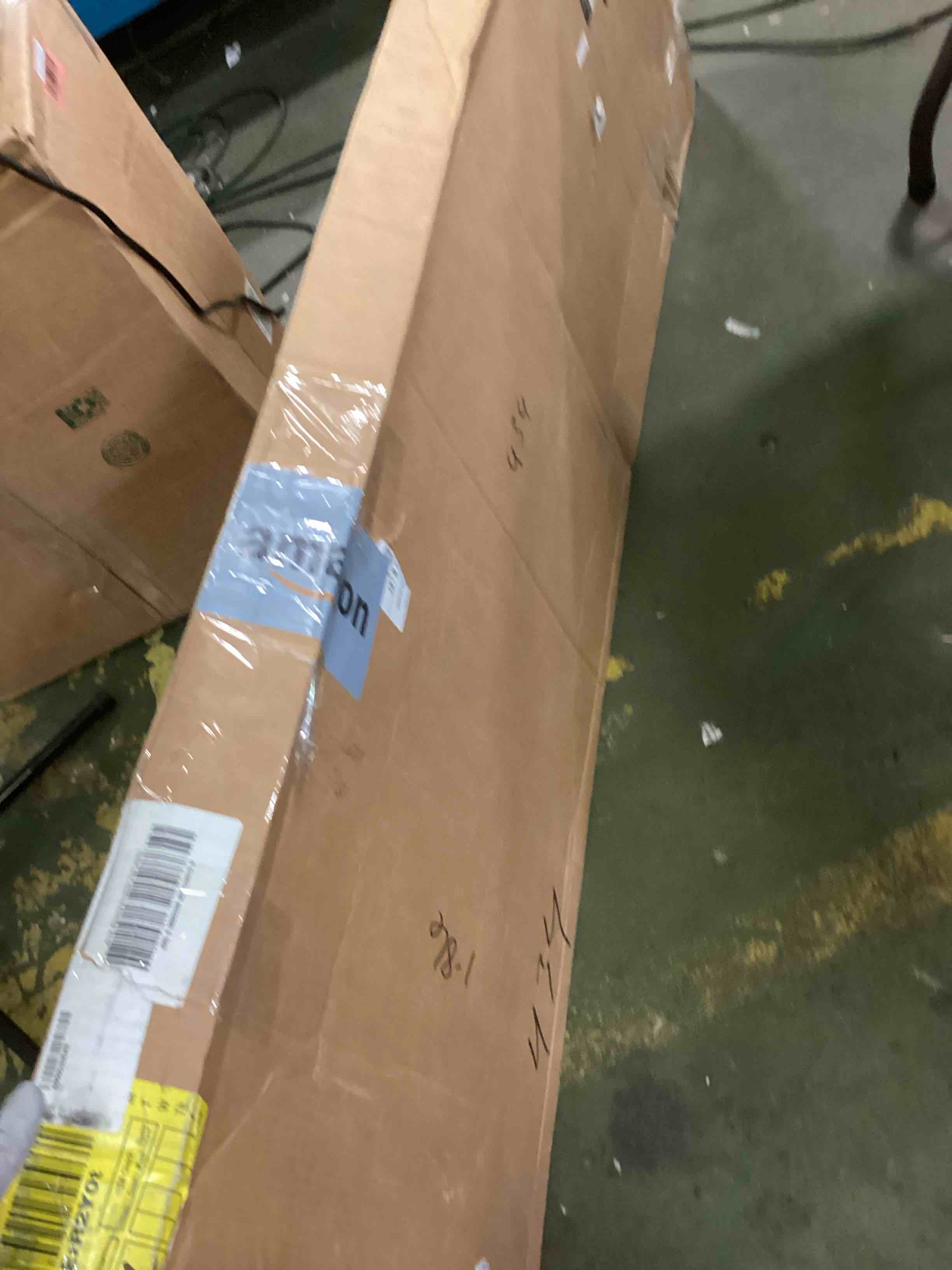 https://s3.amazonaws.com/lotting-images-prod/bidfta/RED6495839_1719408882106.jpeg