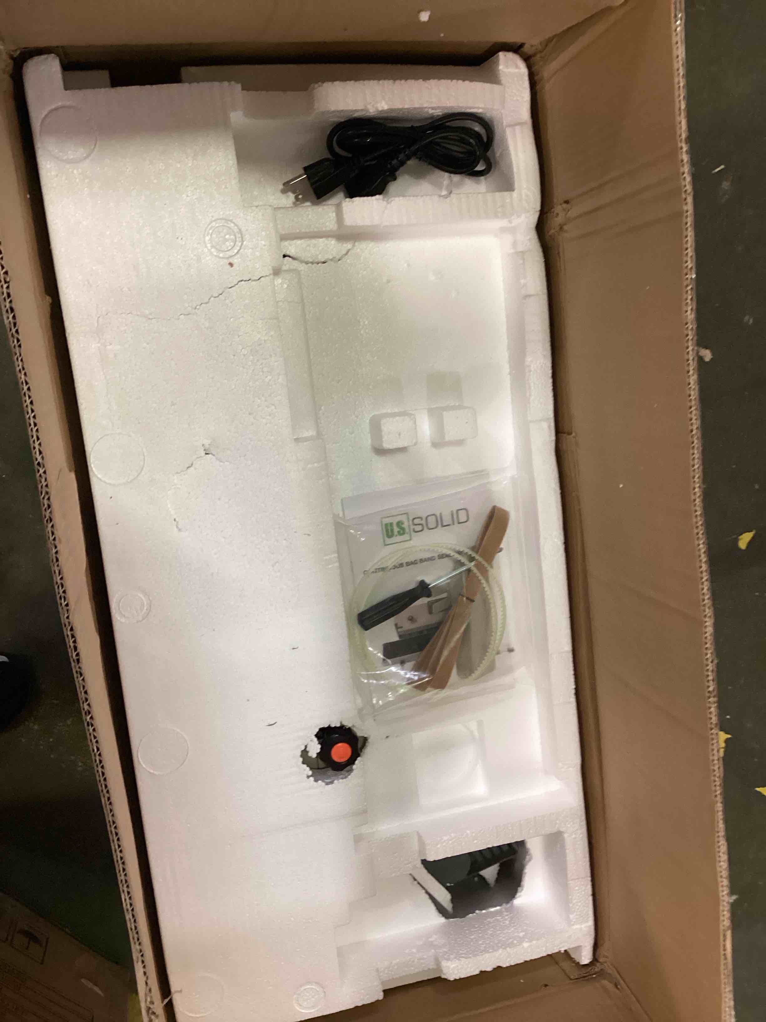 https://s3.amazonaws.com/lotting-images-prod/bidfta/RED6495936_1719424011659.jpeg