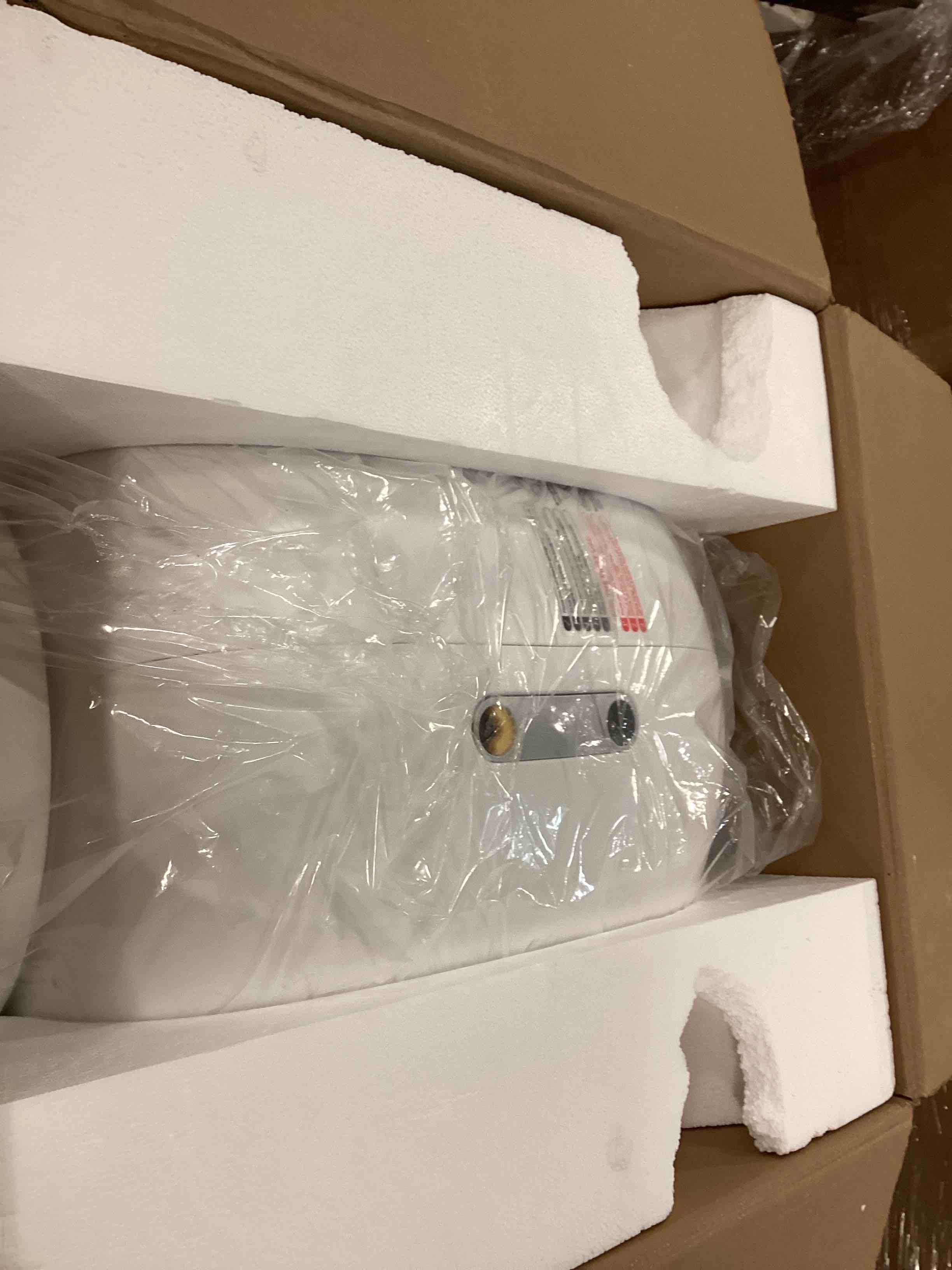 https://s3.amazonaws.com/lotting-images-prod/bidfta/RED6495940_1719424385247.jpeg