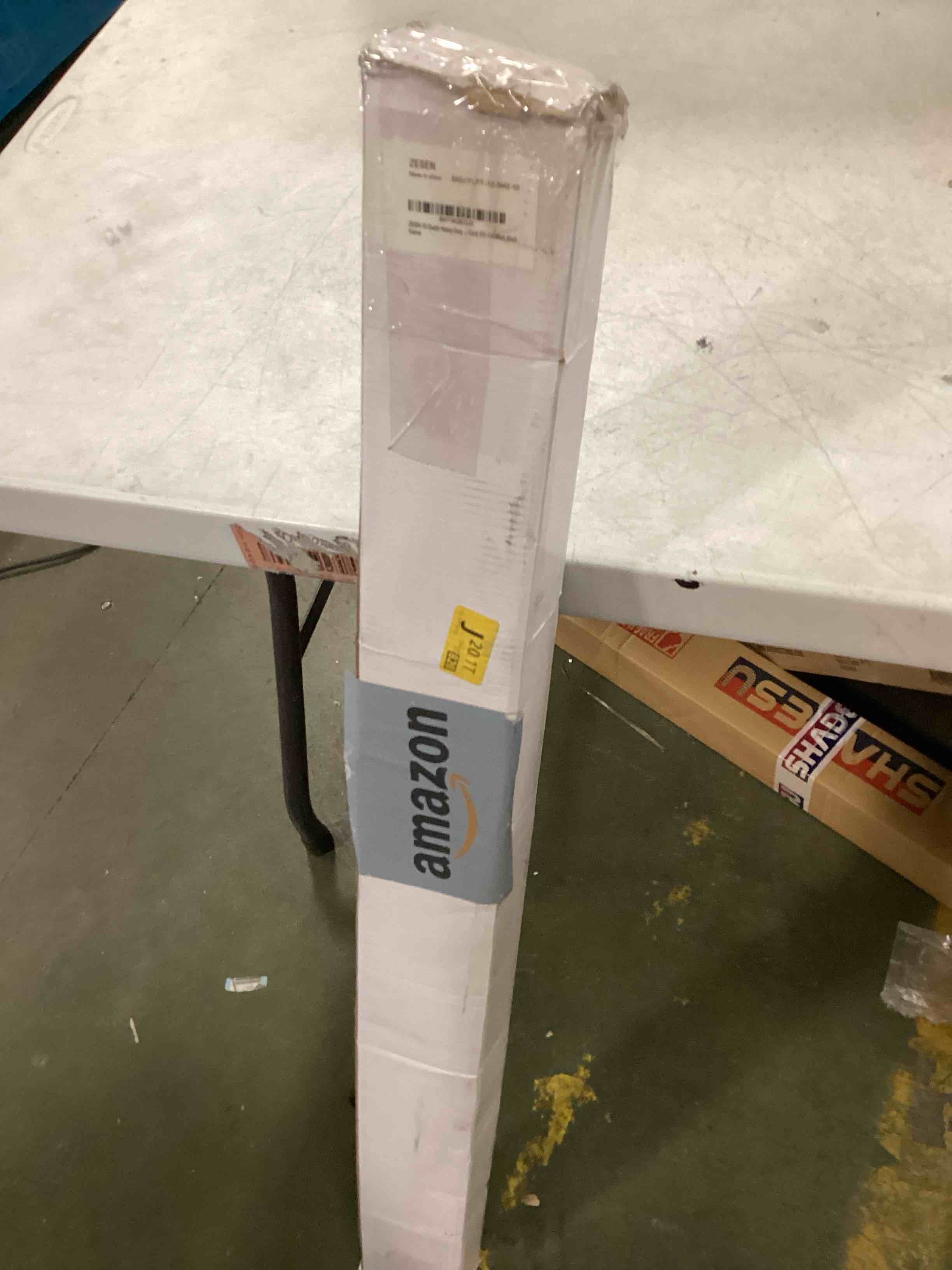https://s3.amazonaws.com/lotting-images-prod/bidfta/RED6495941_1719424542956.jpeg