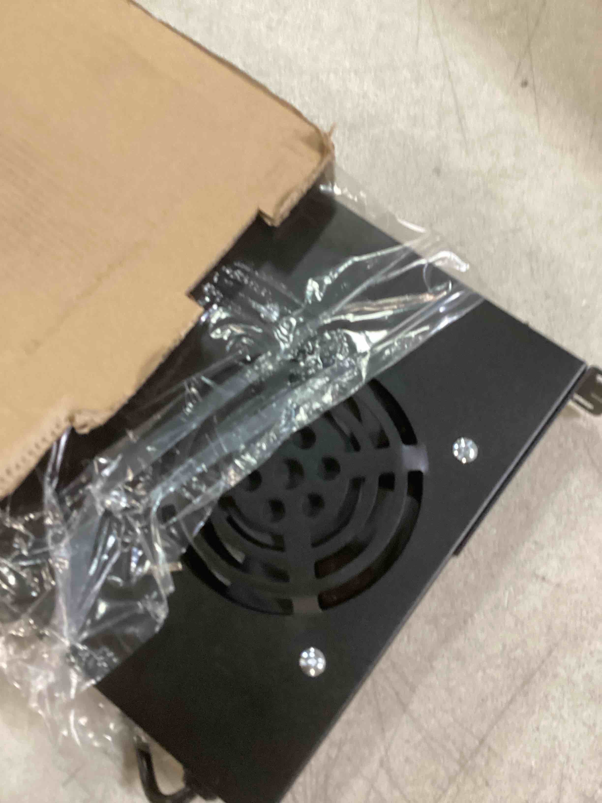 https://s3.amazonaws.com/lotting-images-prod/bidfta/RED6496575_1719840483633.jpeg