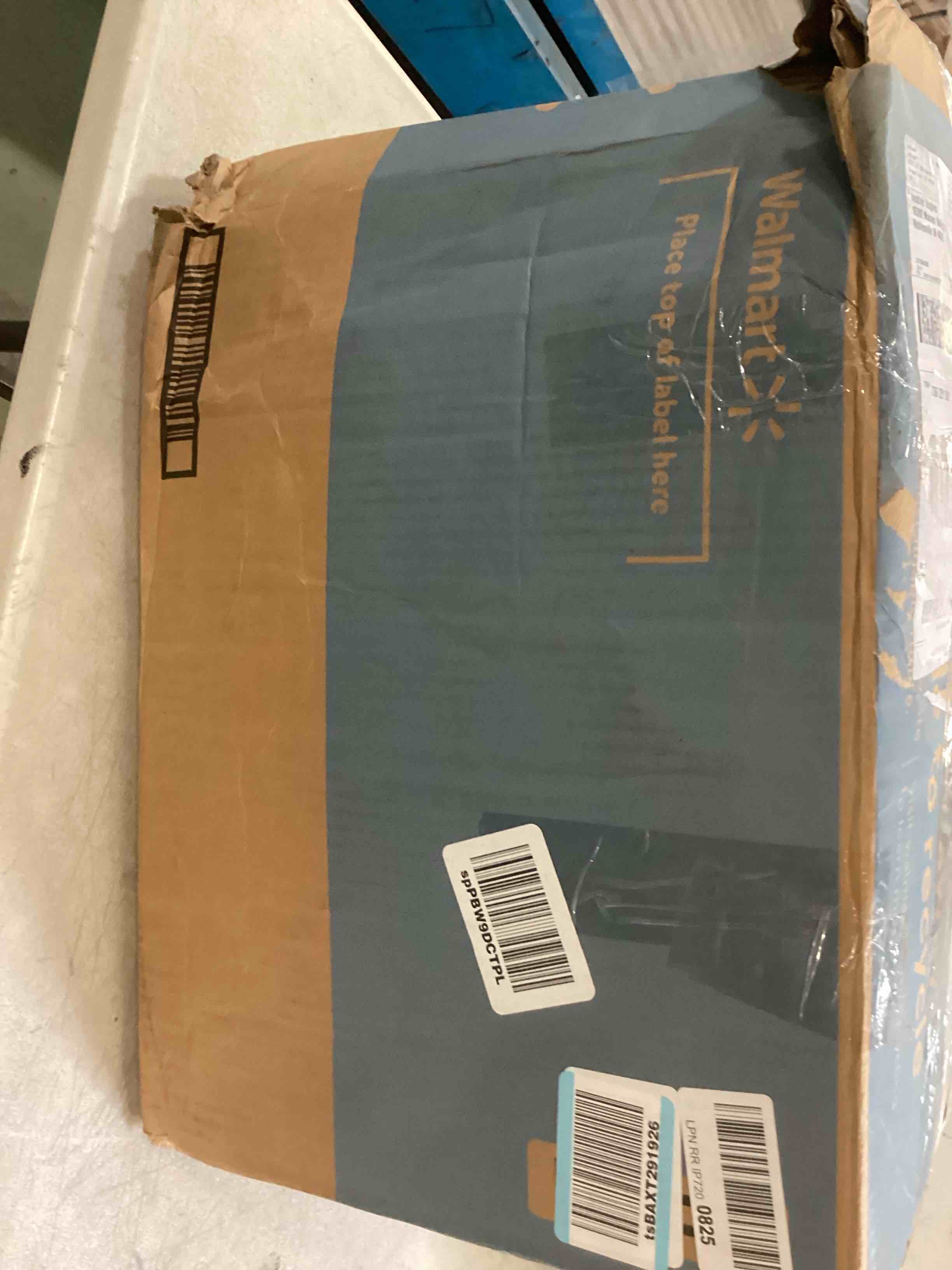 https://s3.amazonaws.com/lotting-images-prod/bidfta/RED6496636_1719848165750.jpeg