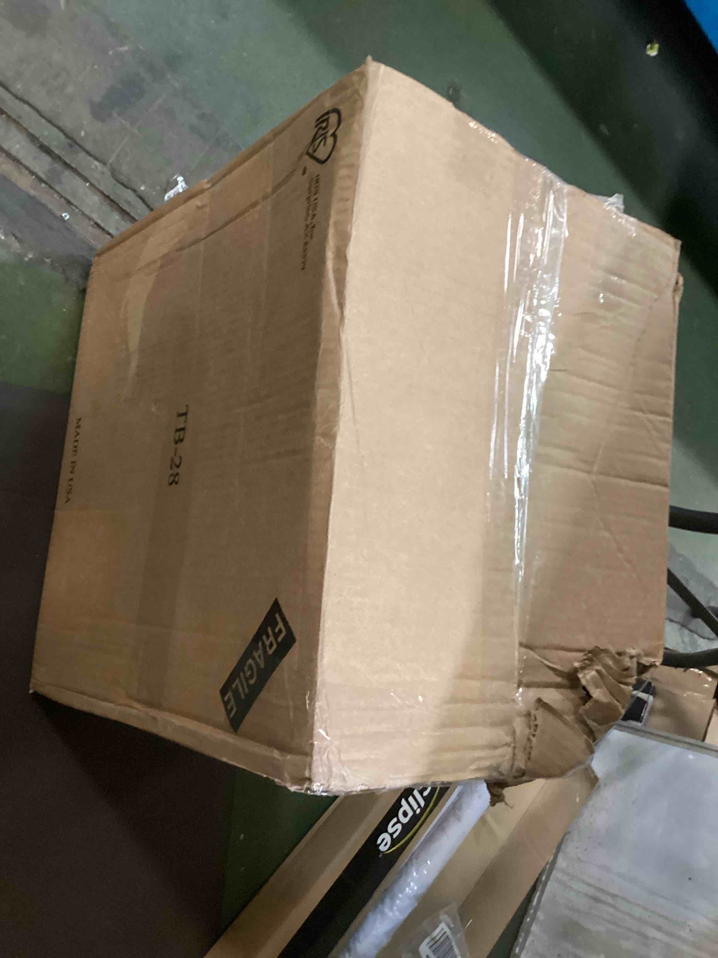 https://s3.amazonaws.com/lotting-images-prod/bidfta/RED6496650_1719849286760.jpeg
