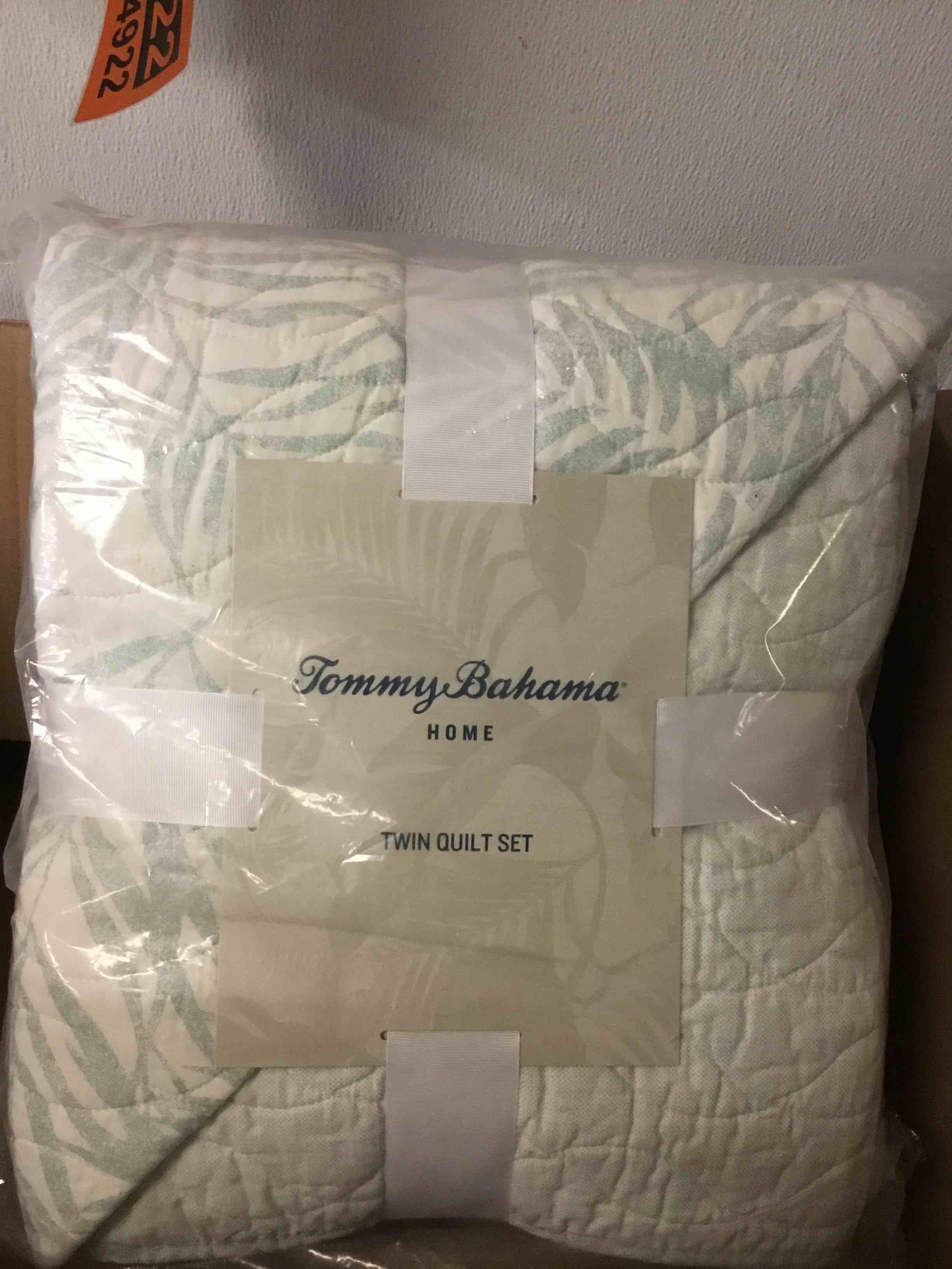 https://s3.amazonaws.com/lotting-images-prod/bidfta/RED6497789_1736965292170.jpeg