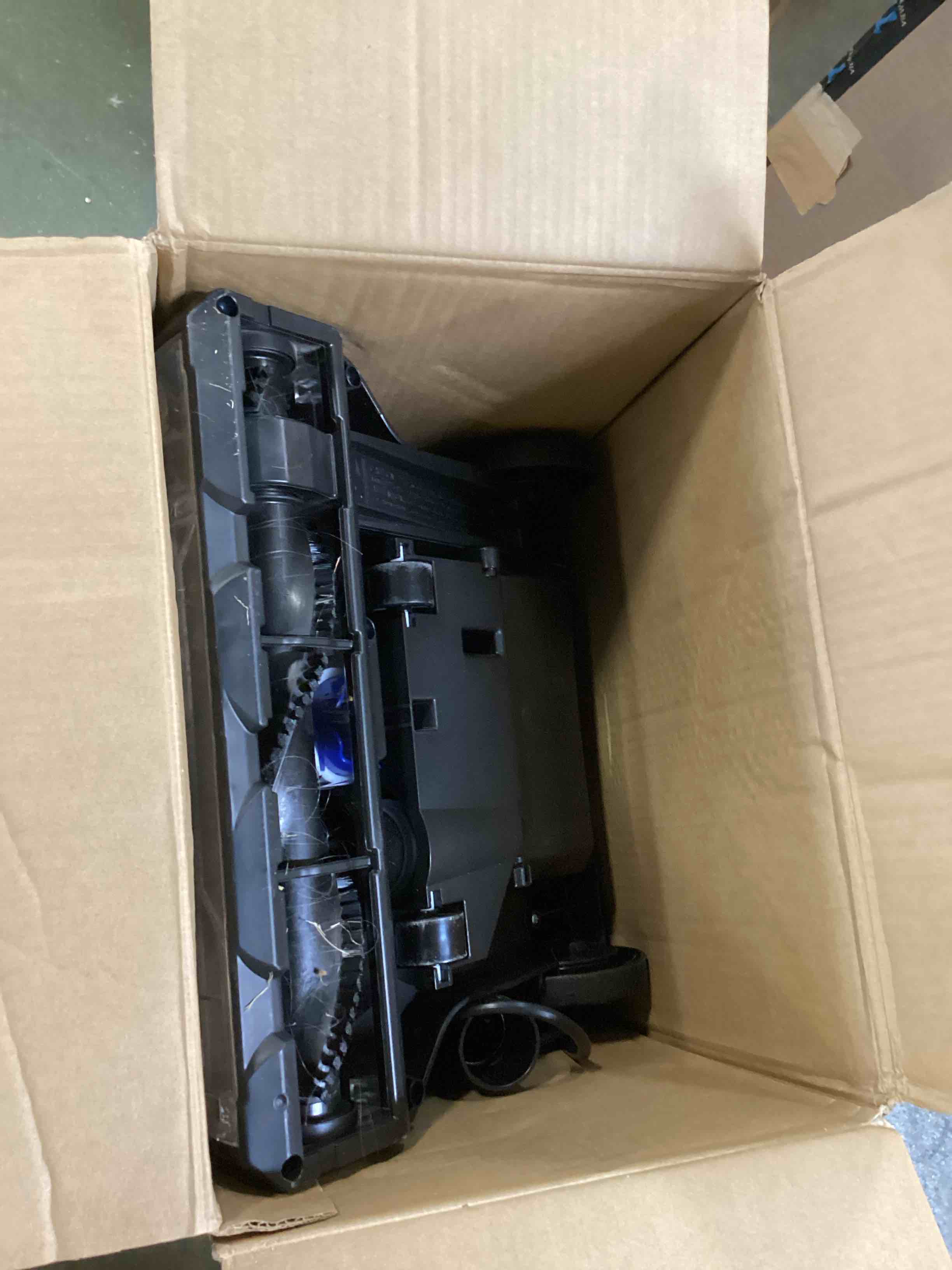 https://s3.amazonaws.com/lotting-images-prod/bidfta/RED6498487_1718722545858.jpeg