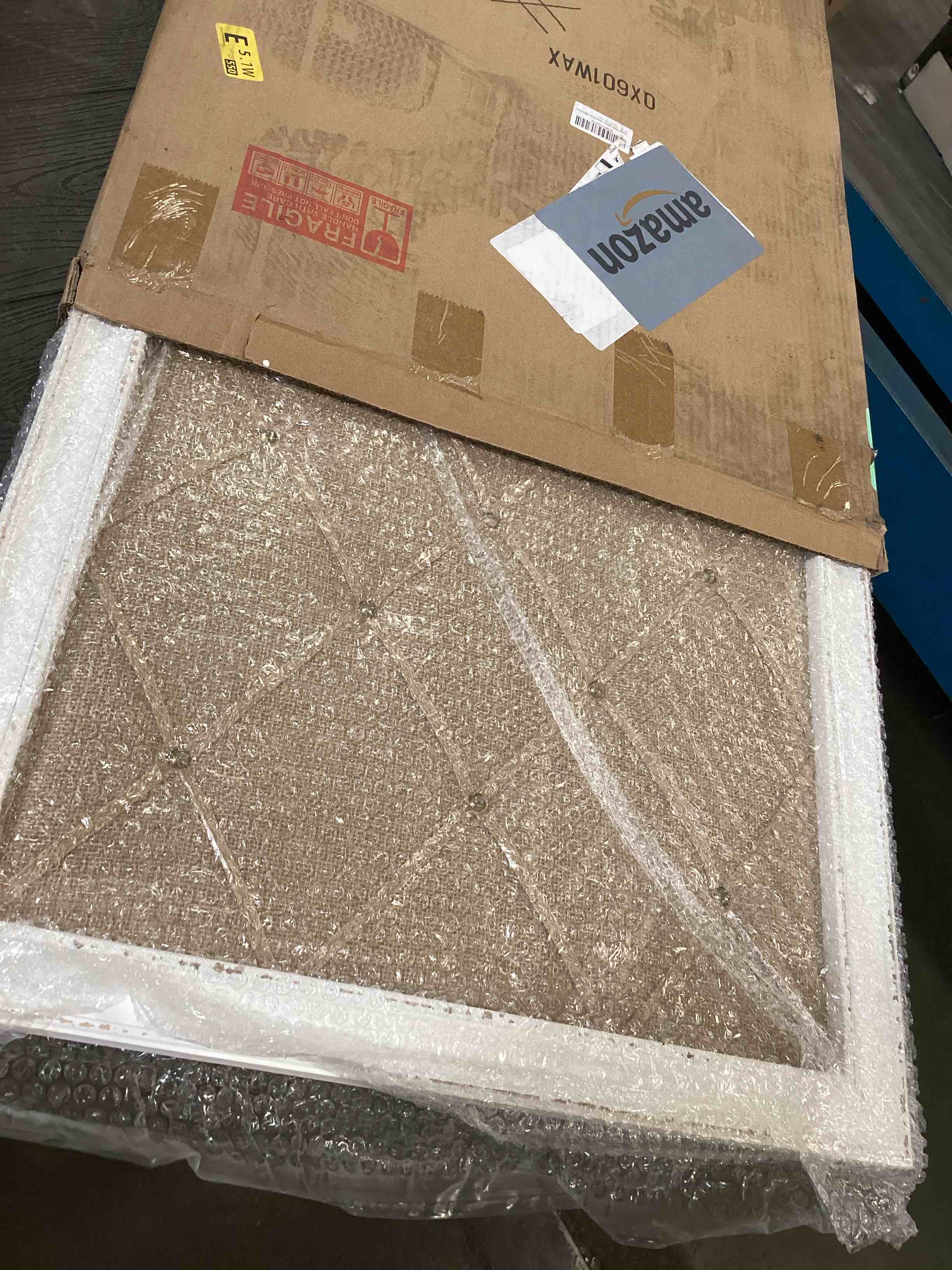 https://s3.amazonaws.com/lotting-images-prod/bidfta/RED6498517_1718725285666.jpeg