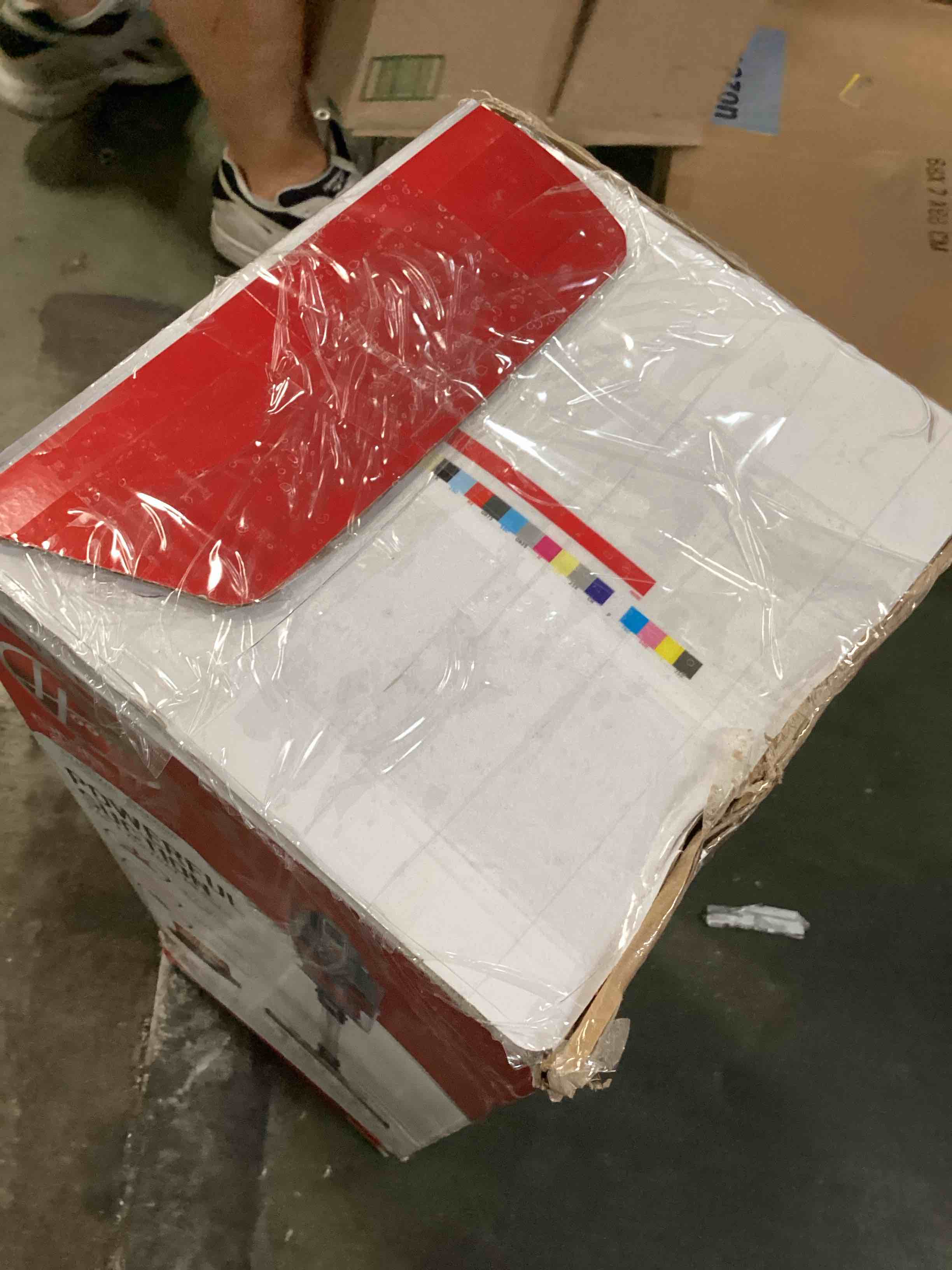 https://s3.amazonaws.com/lotting-images-prod/bidfta/RED6498544_1718727634400.jpeg