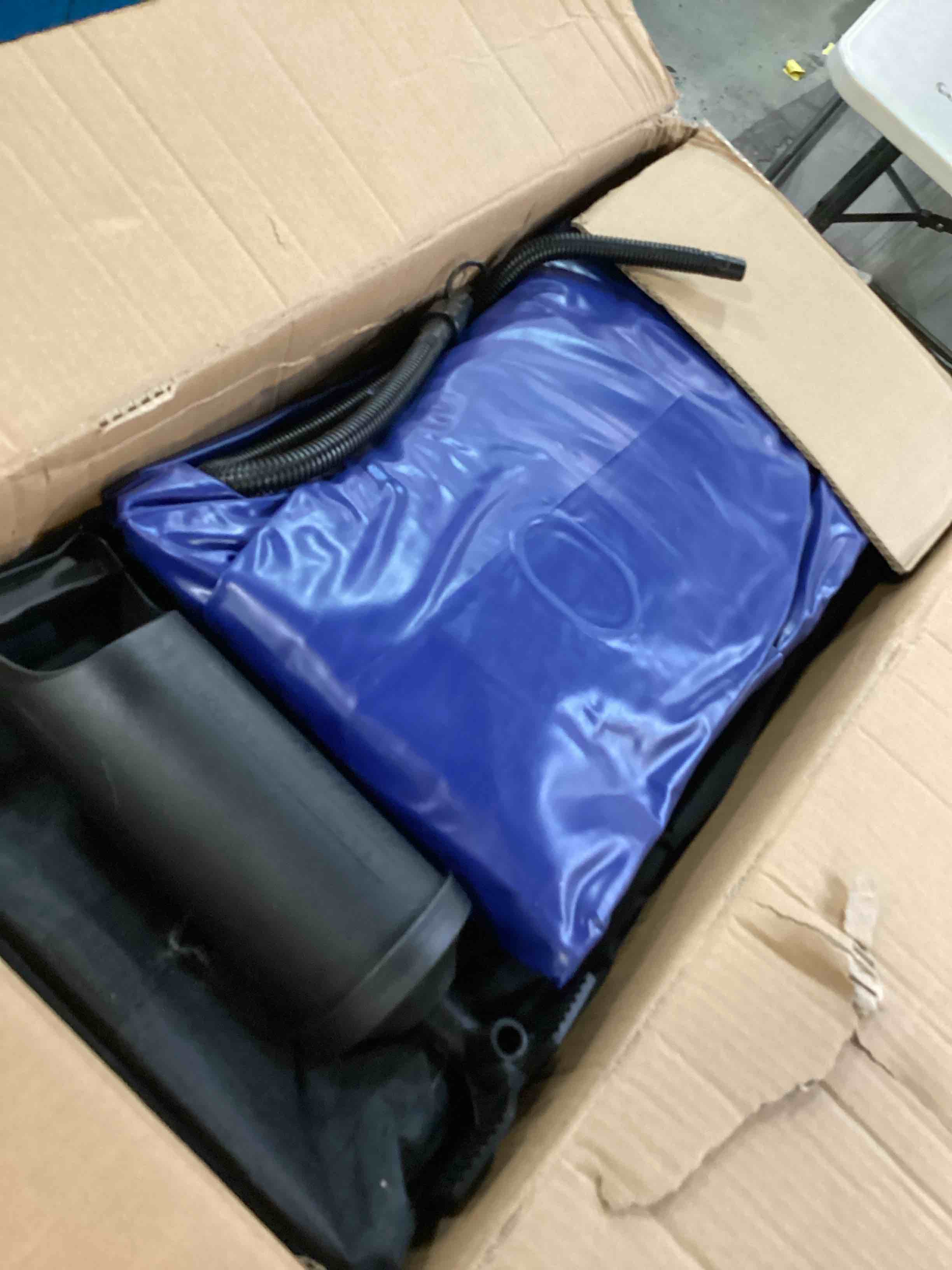 https://s3.amazonaws.com/lotting-images-prod/bidfta/RED6498866_1718826329101.jpeg