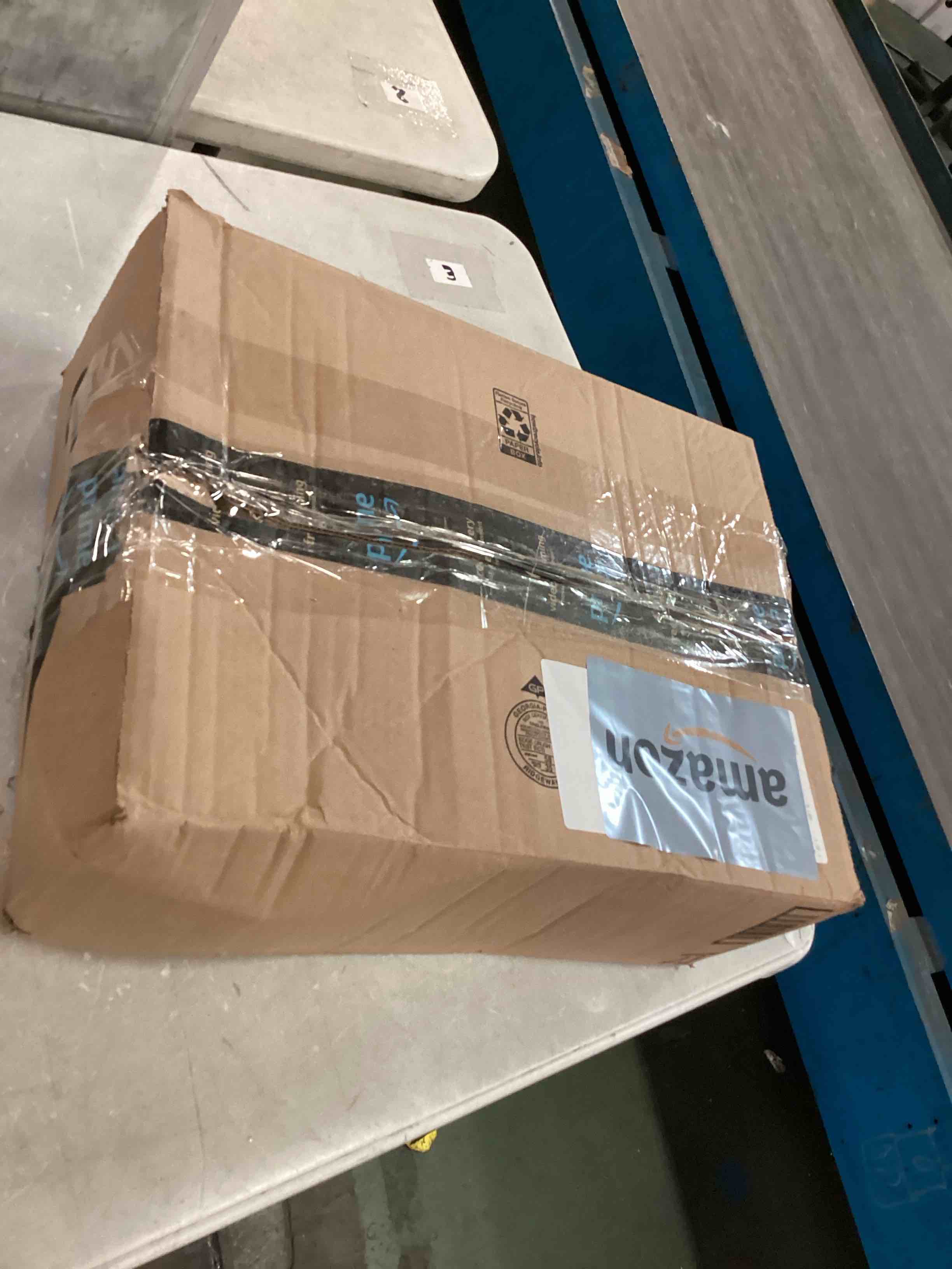 https://s3.amazonaws.com/lotting-images-prod/bidfta/RED6498917_1718885514481.jpeg