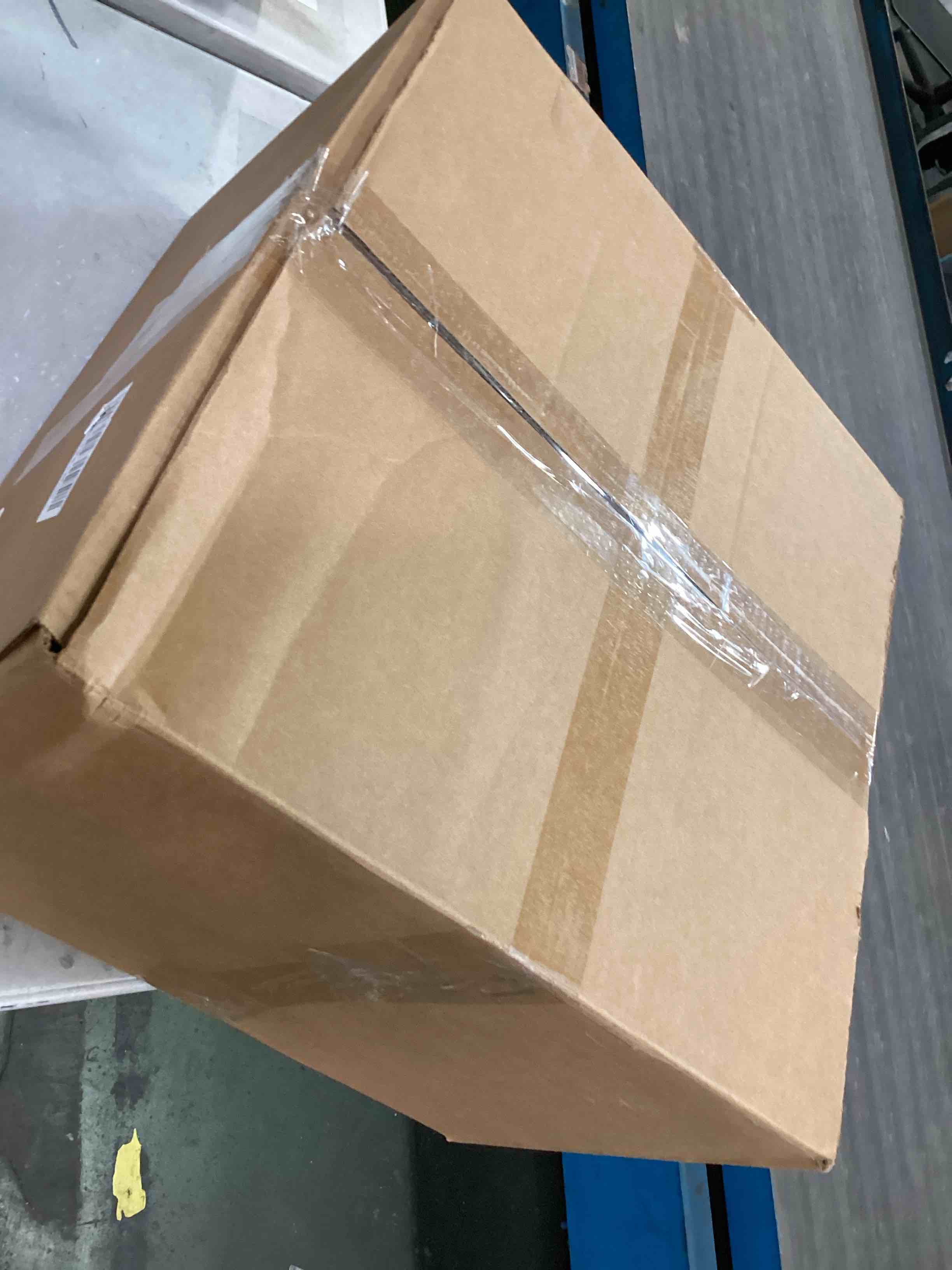 https://s3.amazonaws.com/lotting-images-prod/bidfta/RED6499091_1718908349725.jpeg
