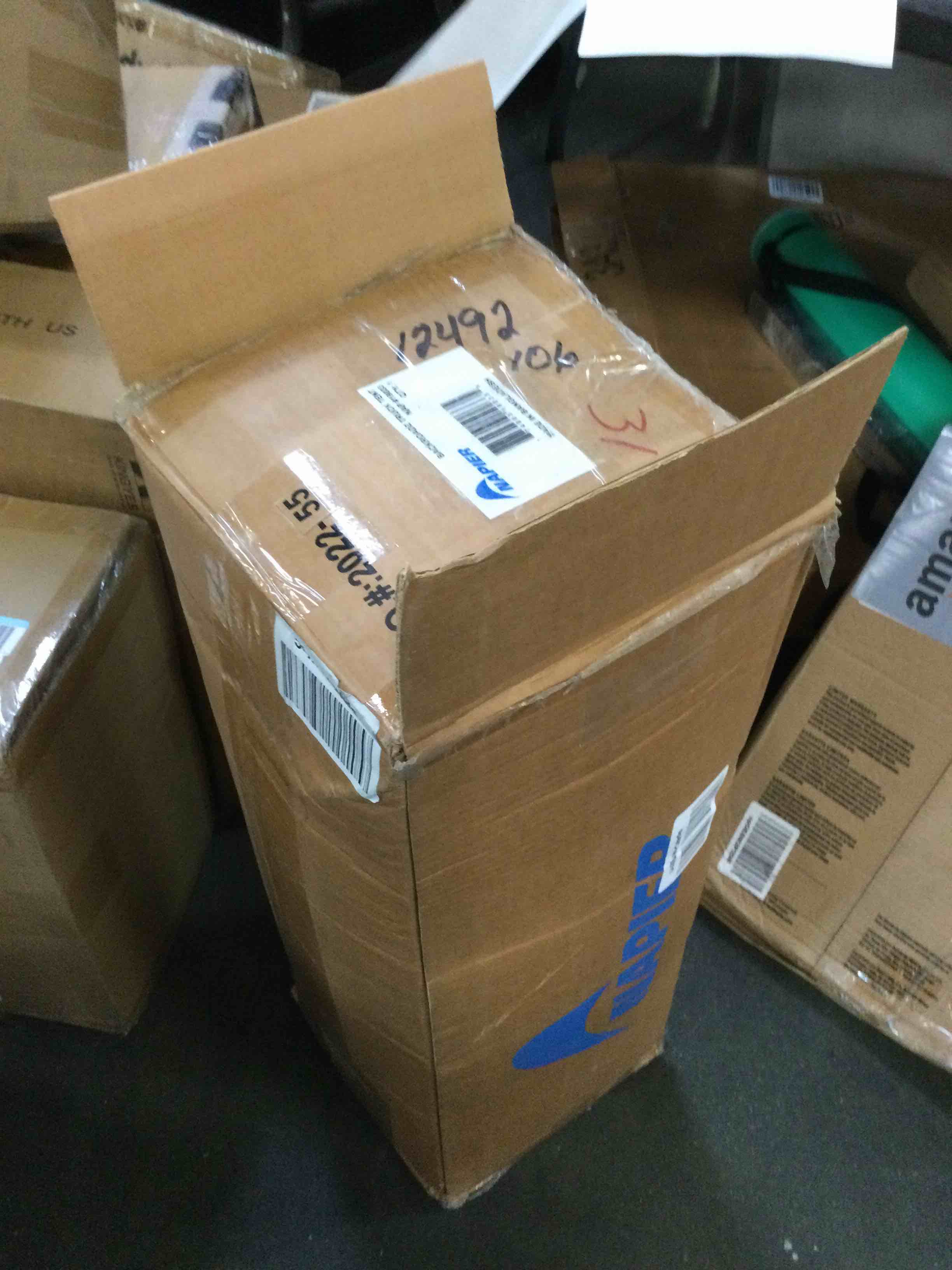https://s3.amazonaws.com/lotting-images-prod/bidfta/RED6499448_1719072590342.jpeg