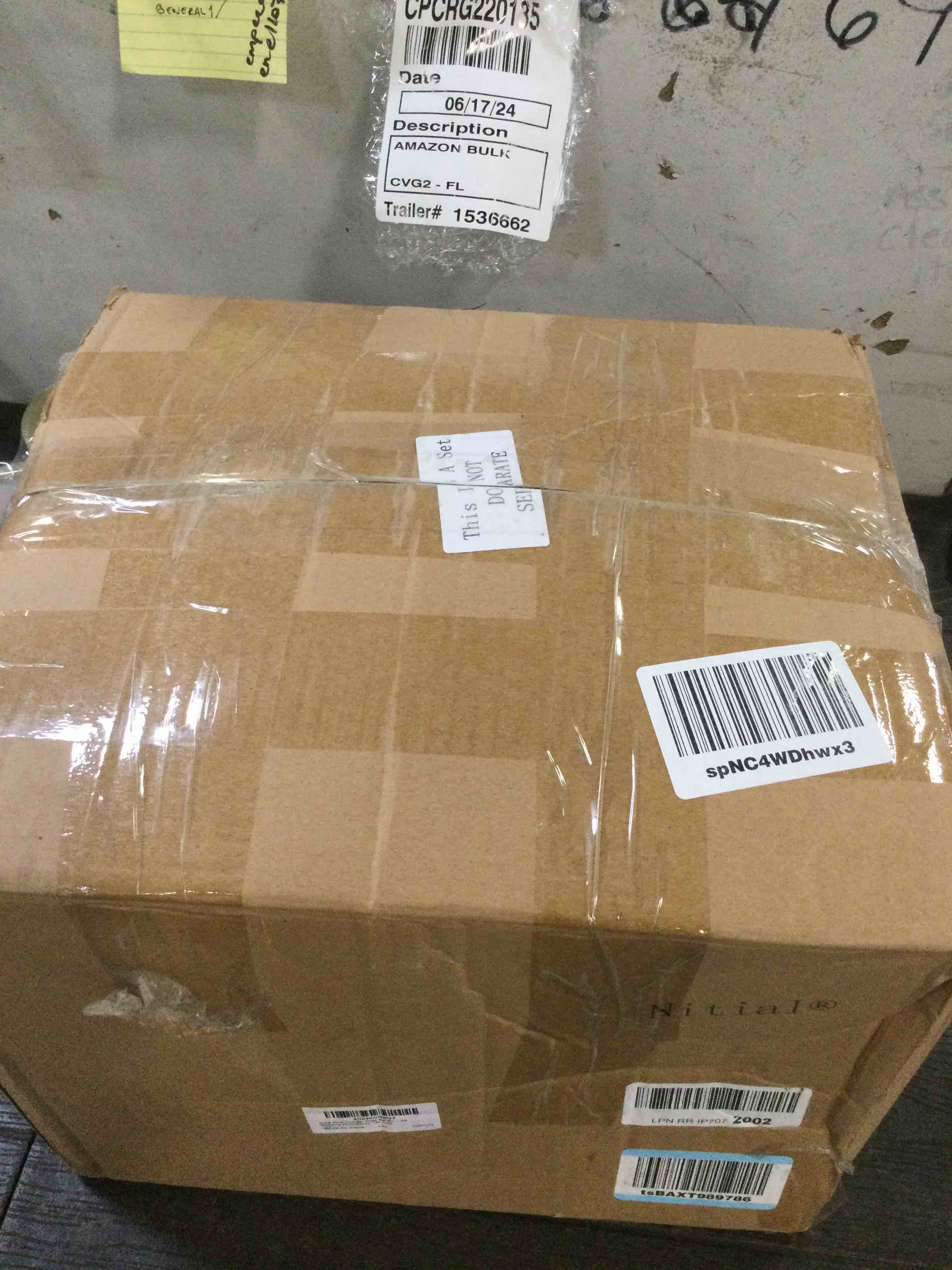 https://s3.amazonaws.com/lotting-images-prod/bidfta/RED6499450_1719072825399.jpeg