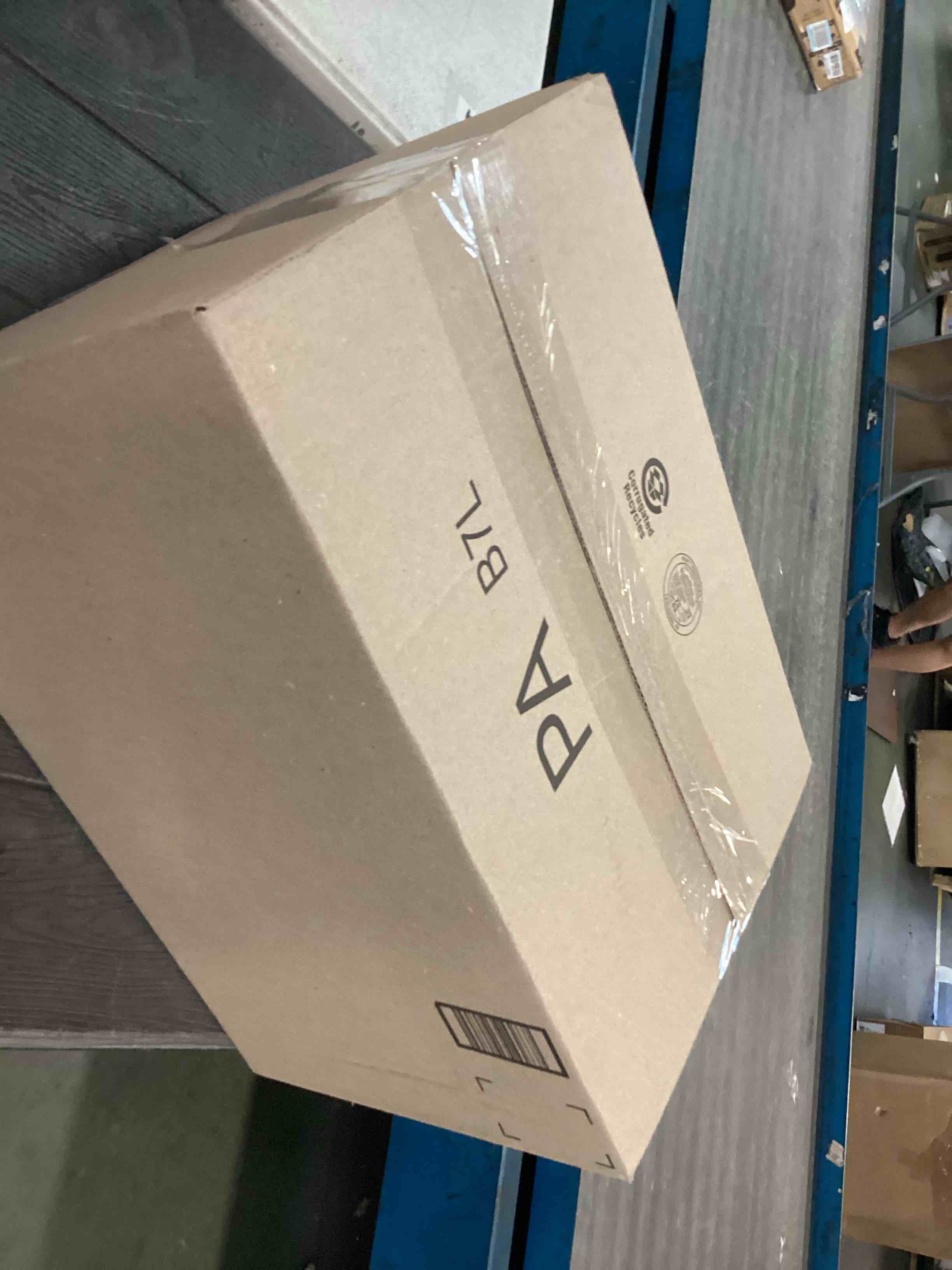https://s3.amazonaws.com/lotting-images-prod/bidfta/RED6499492_1719229707170.jpeg