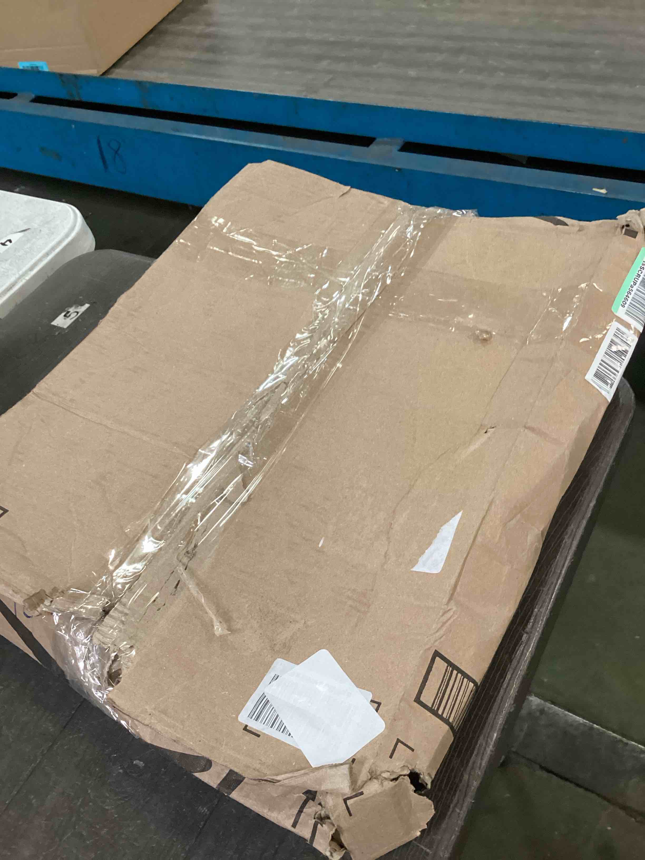 https://s3.amazonaws.com/lotting-images-prod/bidfta/RED6499583_1719240822020.jpeg