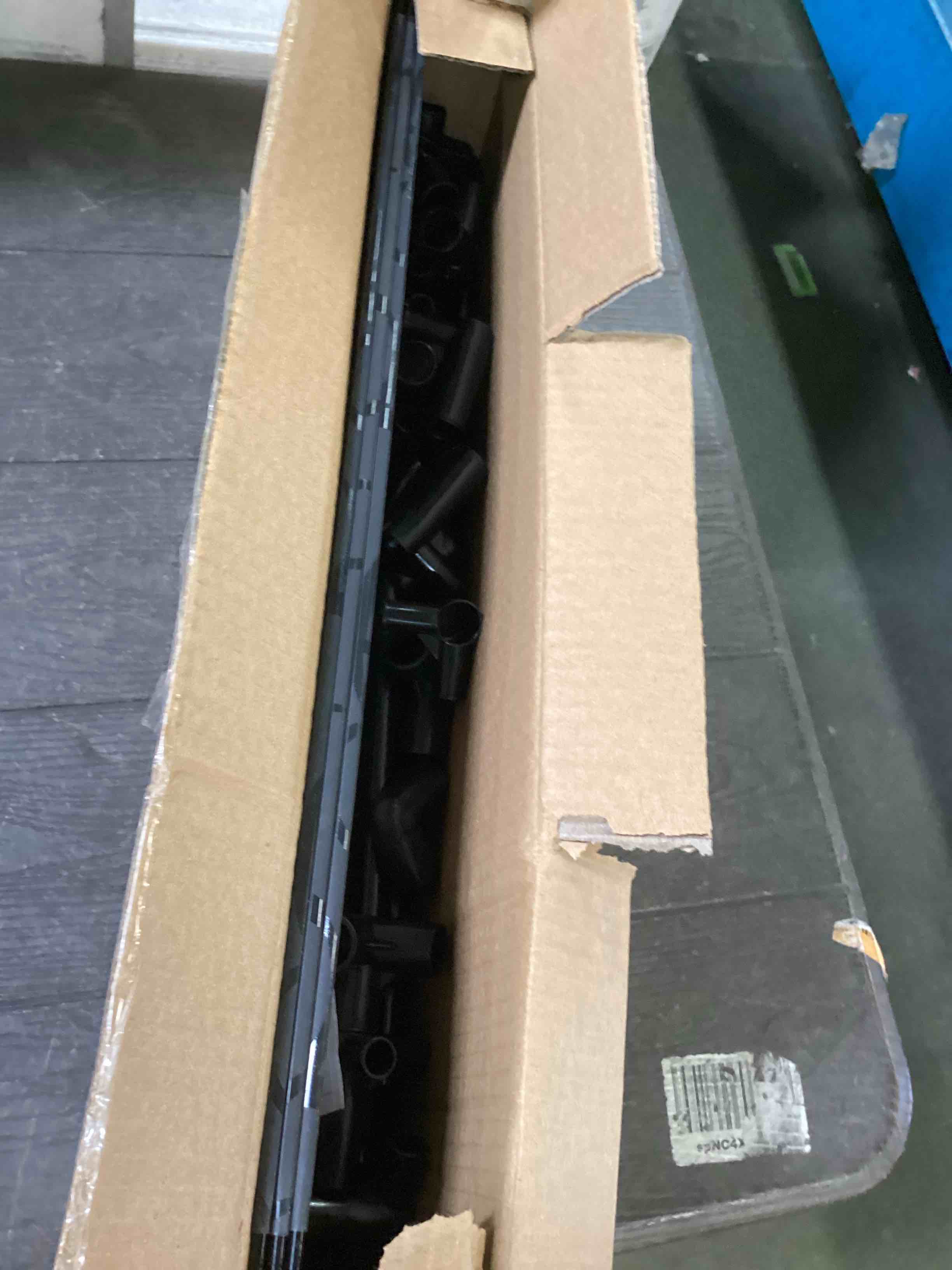 https://s3.amazonaws.com/lotting-images-prod/bidfta/RED6499688_1719254691665.jpeg