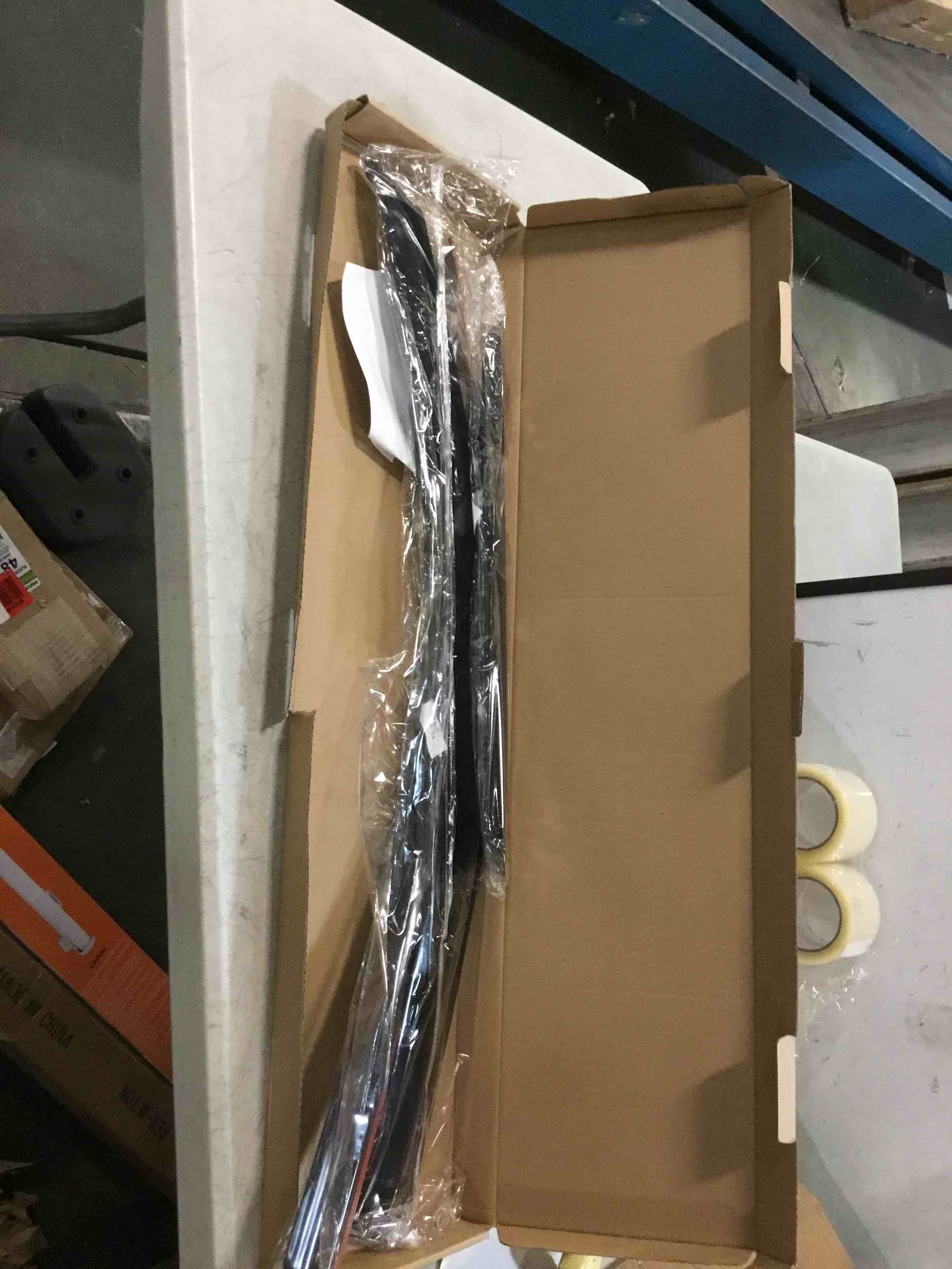 https://s3.amazonaws.com/lotting-images-prod/bidfta/RED6499744_1719281877244.jpeg