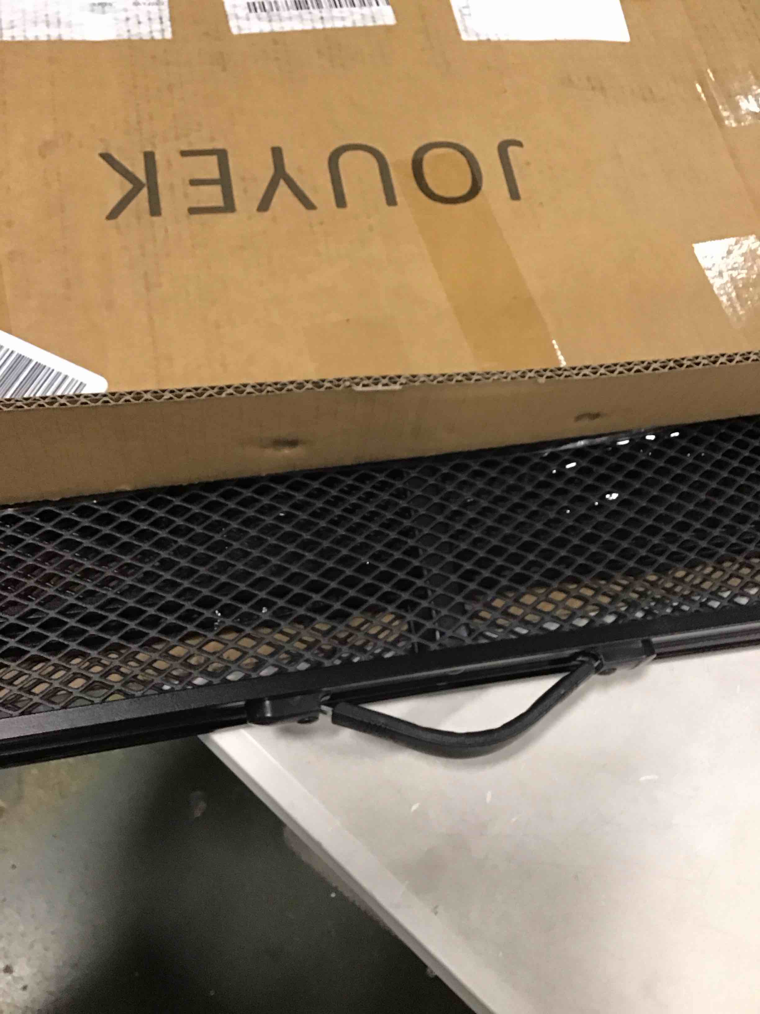 https://s3.amazonaws.com/lotting-images-prod/bidfta/RED6506123_1716381483611.jpeg