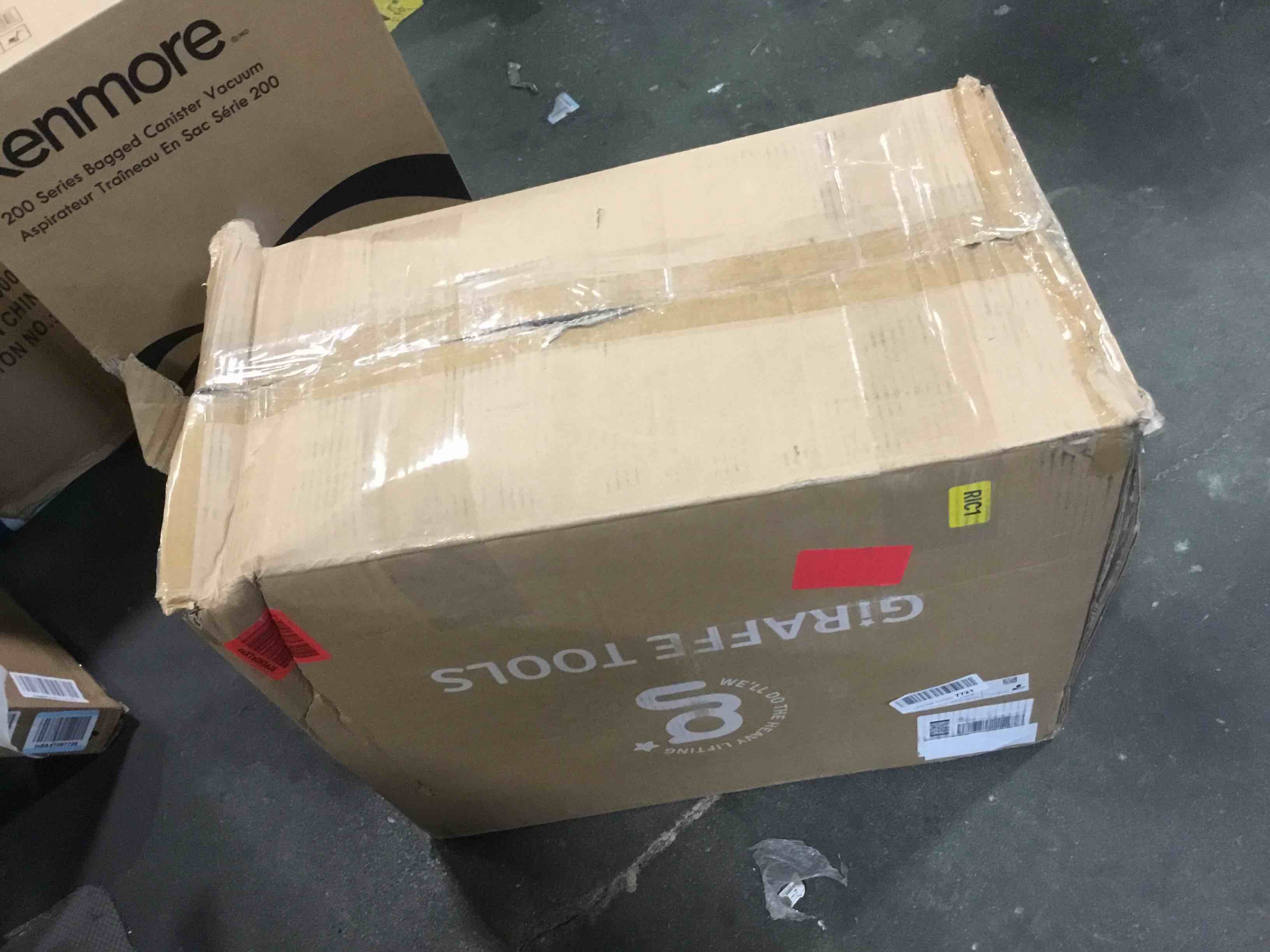 https://s3.amazonaws.com/lotting-images-prod/bidfta/RED6506559_1716562464851.jpeg