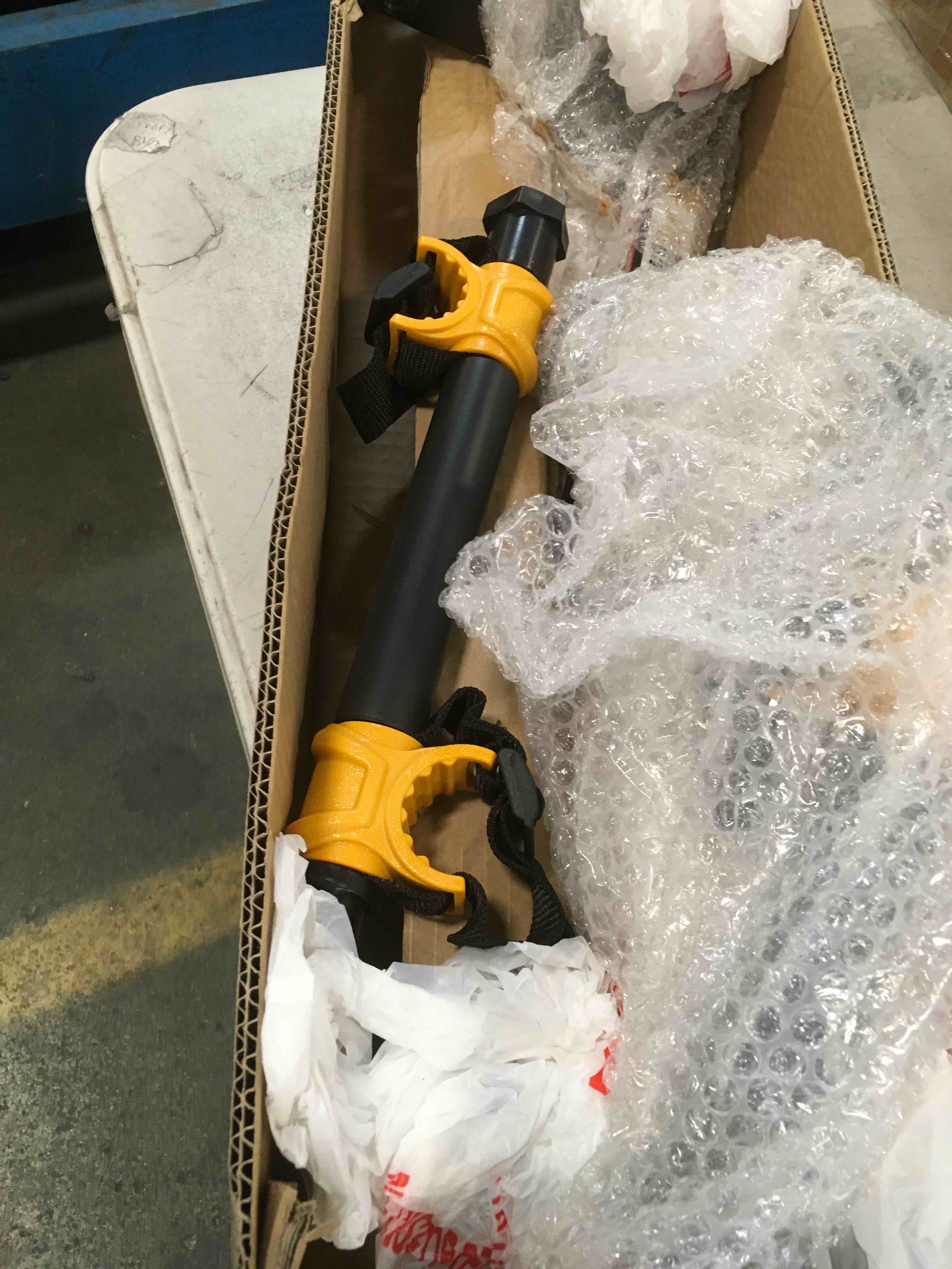 https://s3.amazonaws.com/lotting-images-prod/bidfta/RED6506723_1716988115164.jpeg