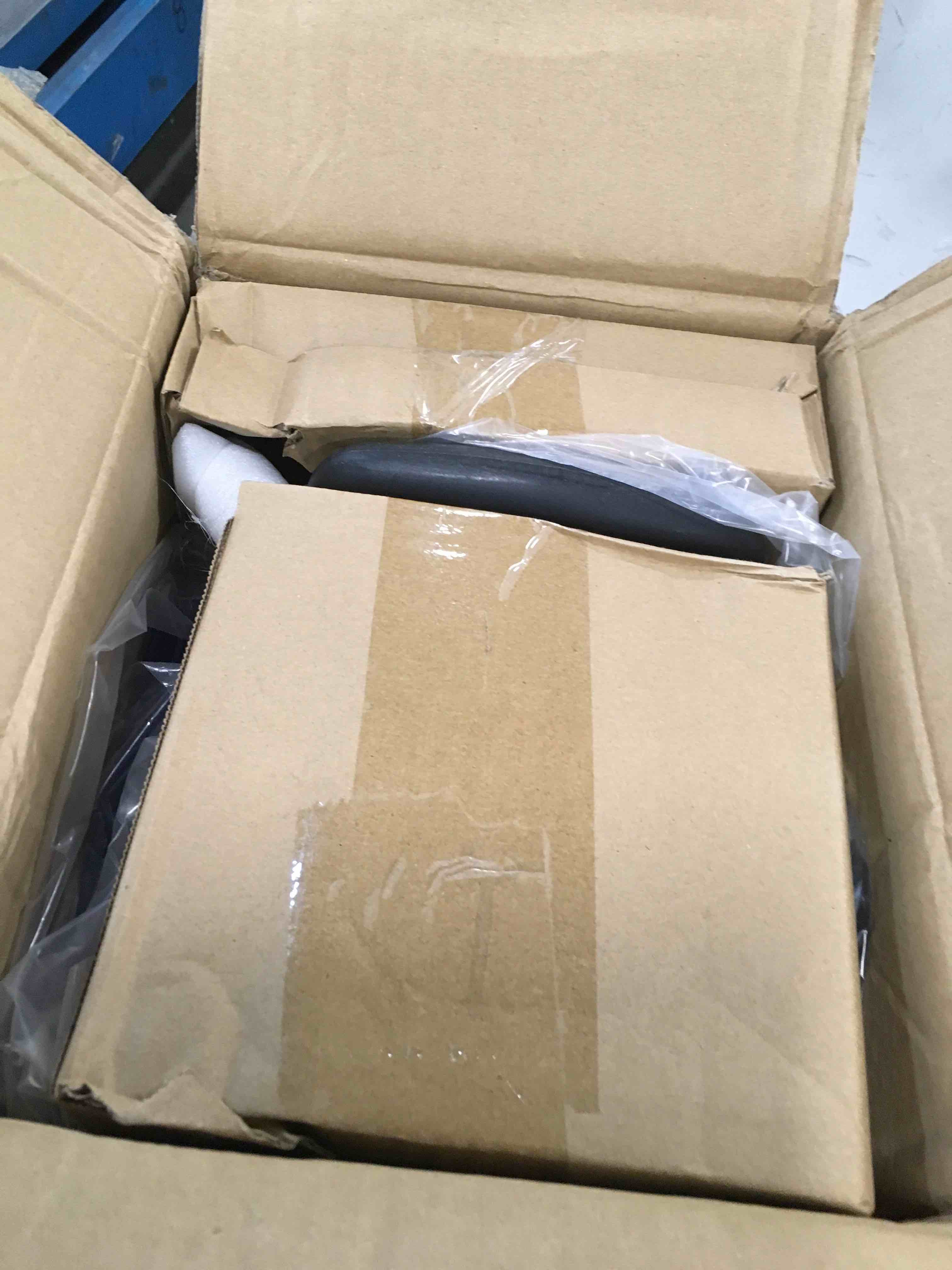 https://s3.amazonaws.com/lotting-images-prod/bidfta/RED6506806_1716999423698.jpeg