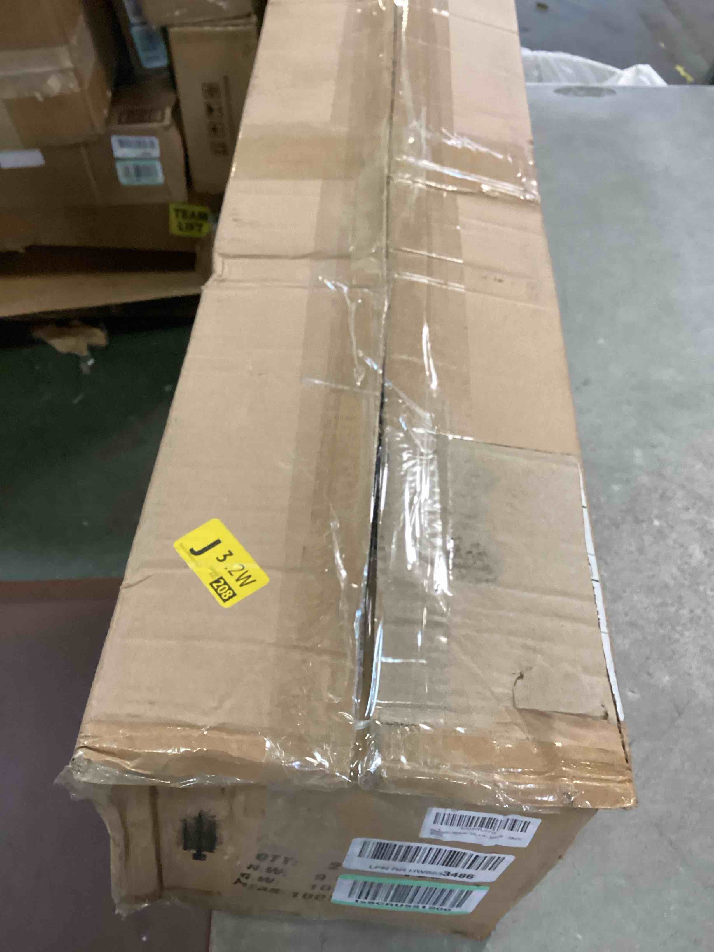 https://s3.amazonaws.com/lotting-images-prod/bidfta/RED6507709_1716398467567.jpeg