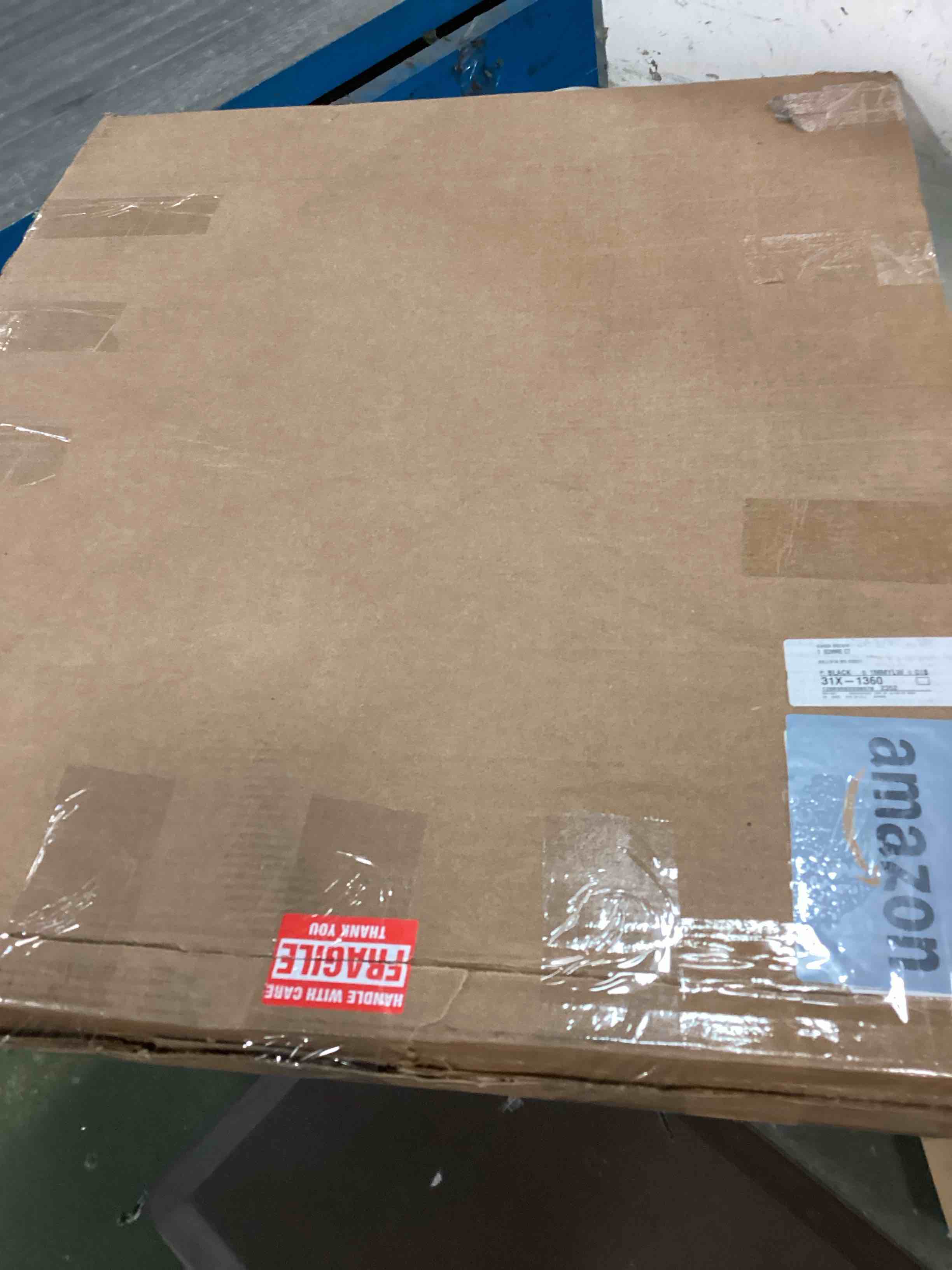 https://s3.amazonaws.com/lotting-images-prod/bidfta/RED6507839_1716467925579.jpeg