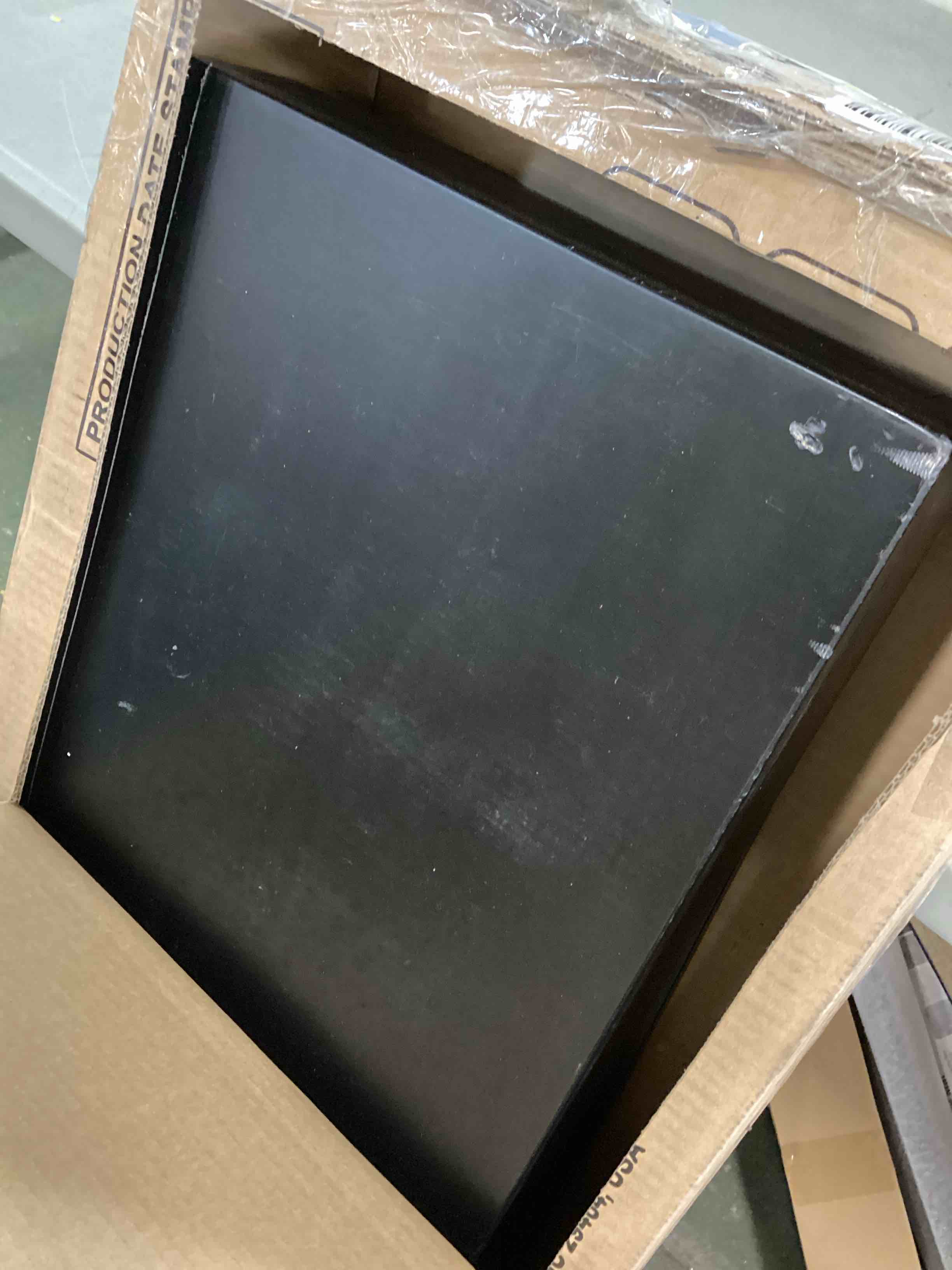 https://s3.amazonaws.com/lotting-images-prod/bidfta/RED6507869_1716471870929.jpeg