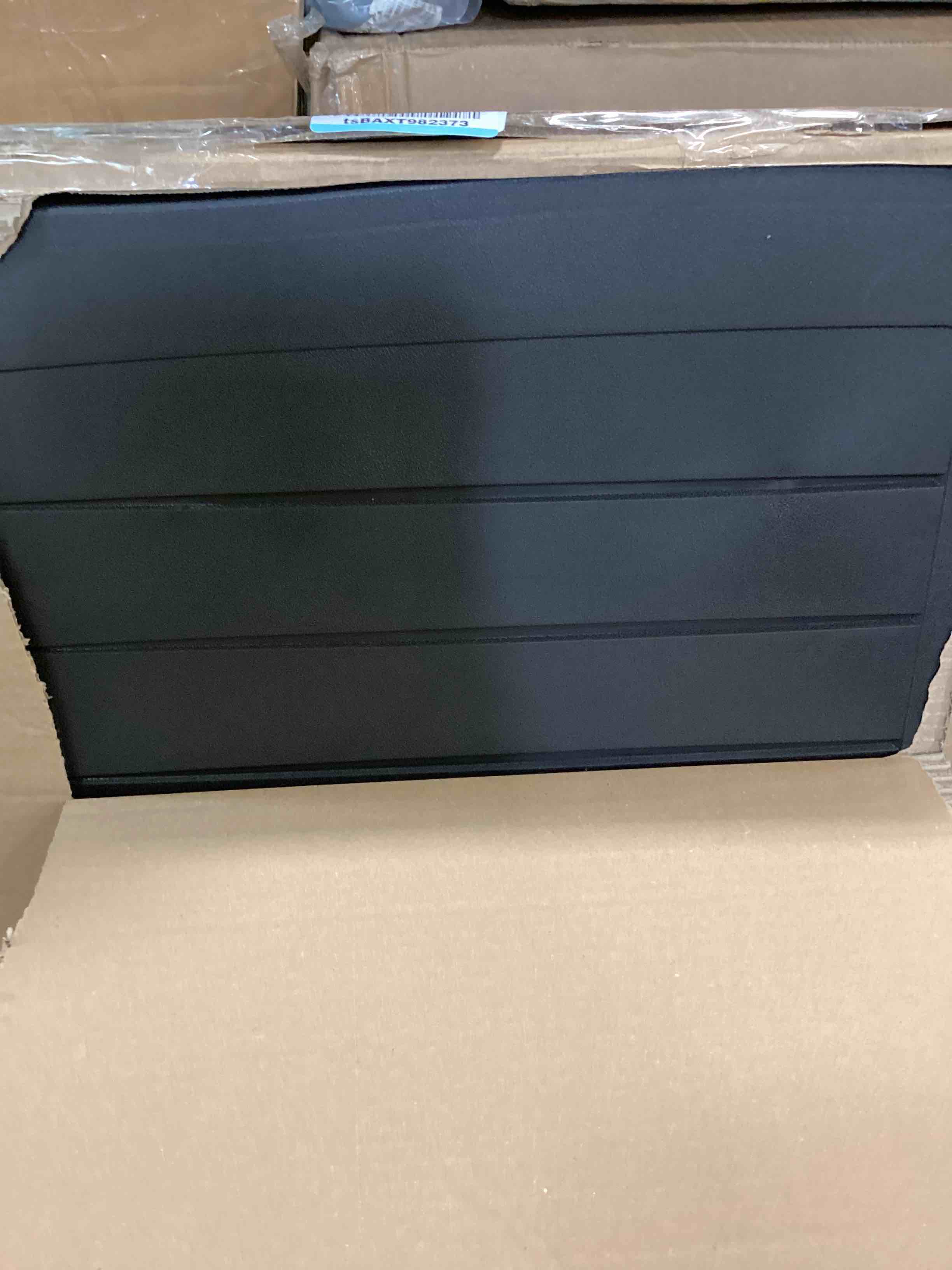 https://s3.amazonaws.com/lotting-images-prod/bidfta/RED6507946_1716485053951.jpeg