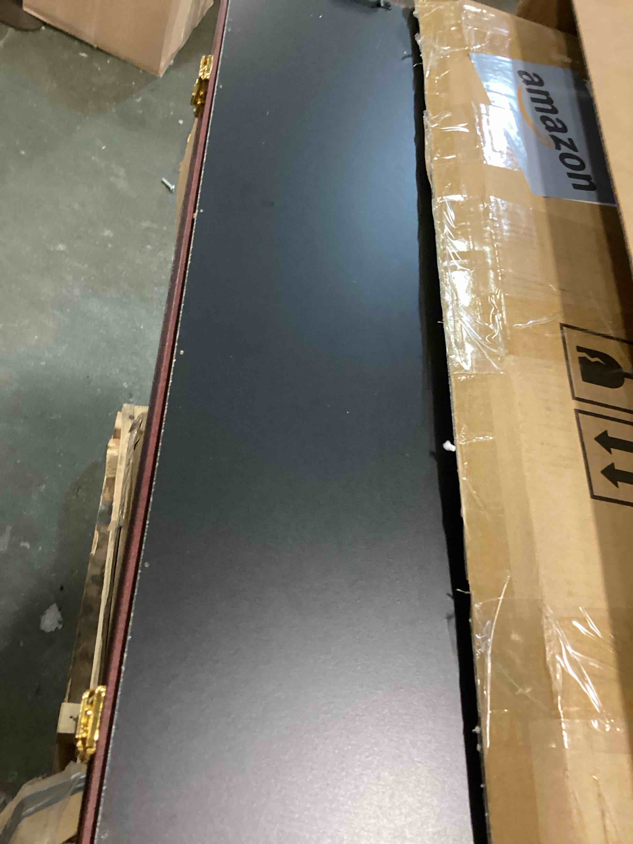 https://s3.amazonaws.com/lotting-images-prod/bidfta/RED6508037_1716550849566.jpeg