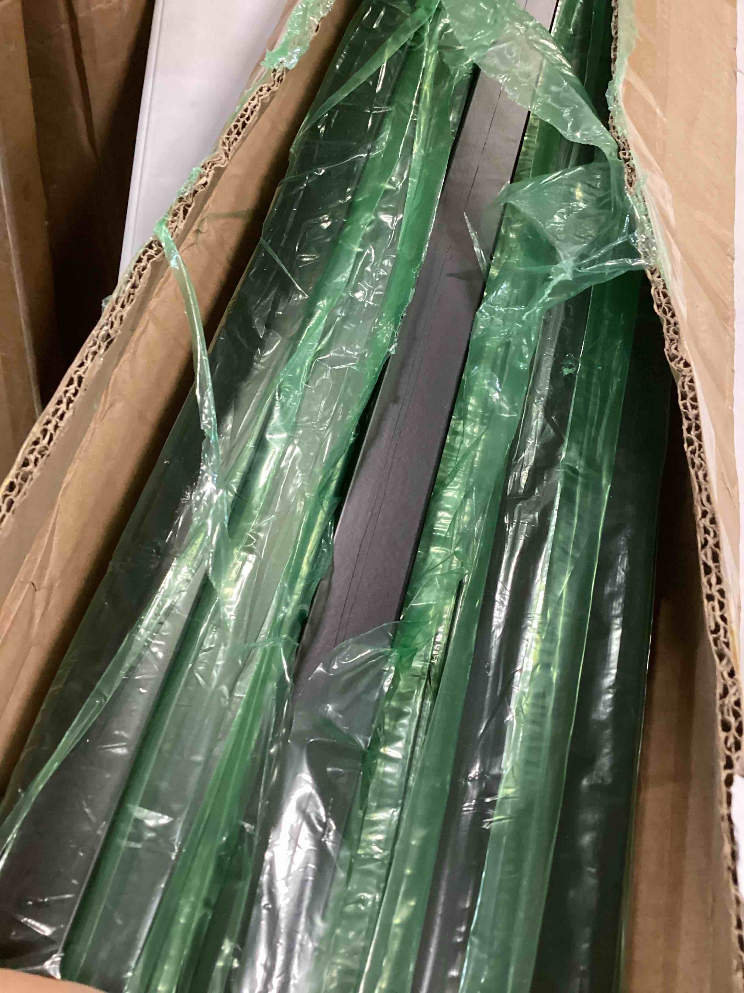 https://s3.amazonaws.com/lotting-images-prod/bidfta/RED6508150_1716564043228.jpeg