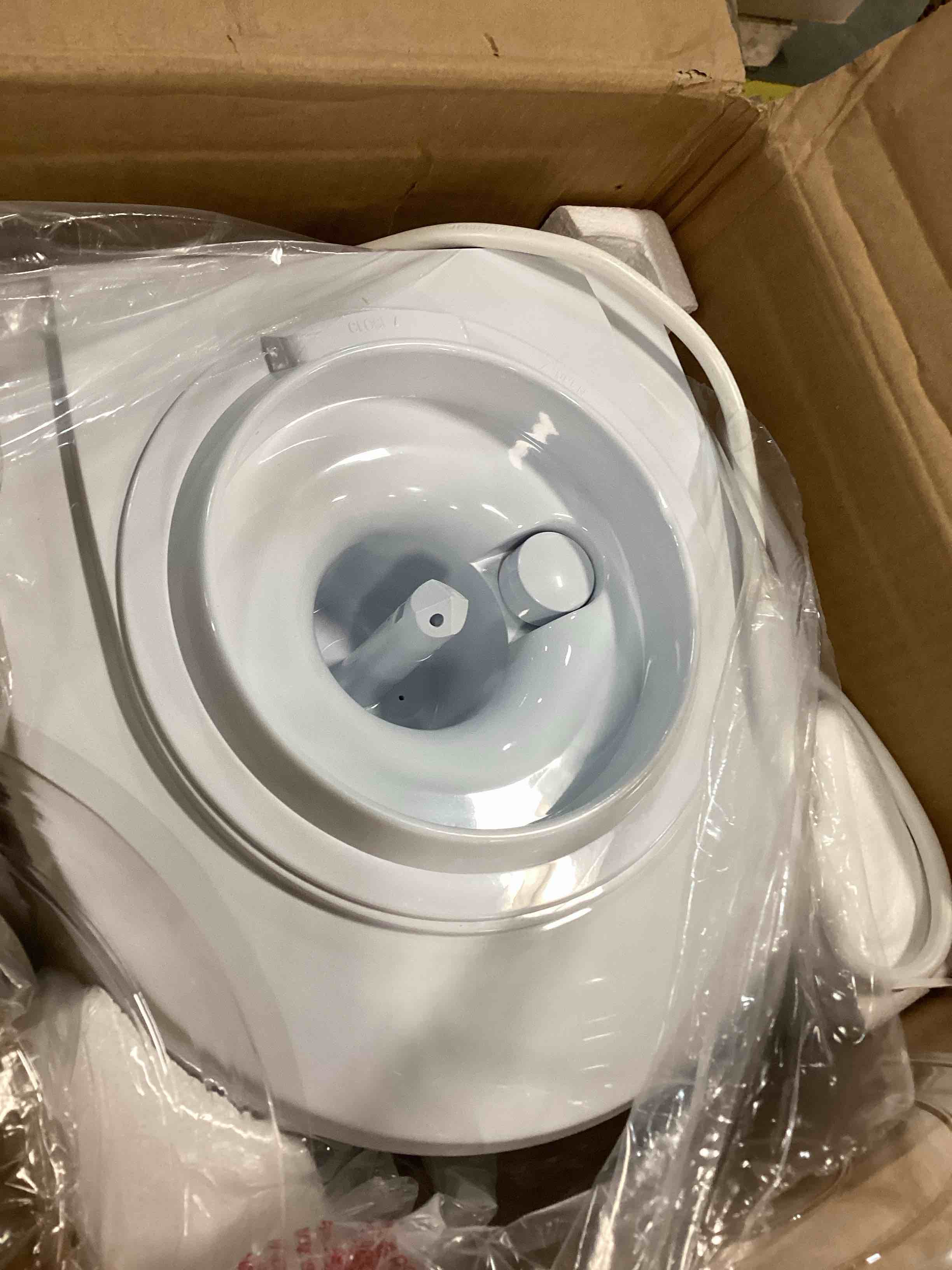 https://s3.amazonaws.com/lotting-images-prod/bidfta/RED6508254_1716580309489.jpeg