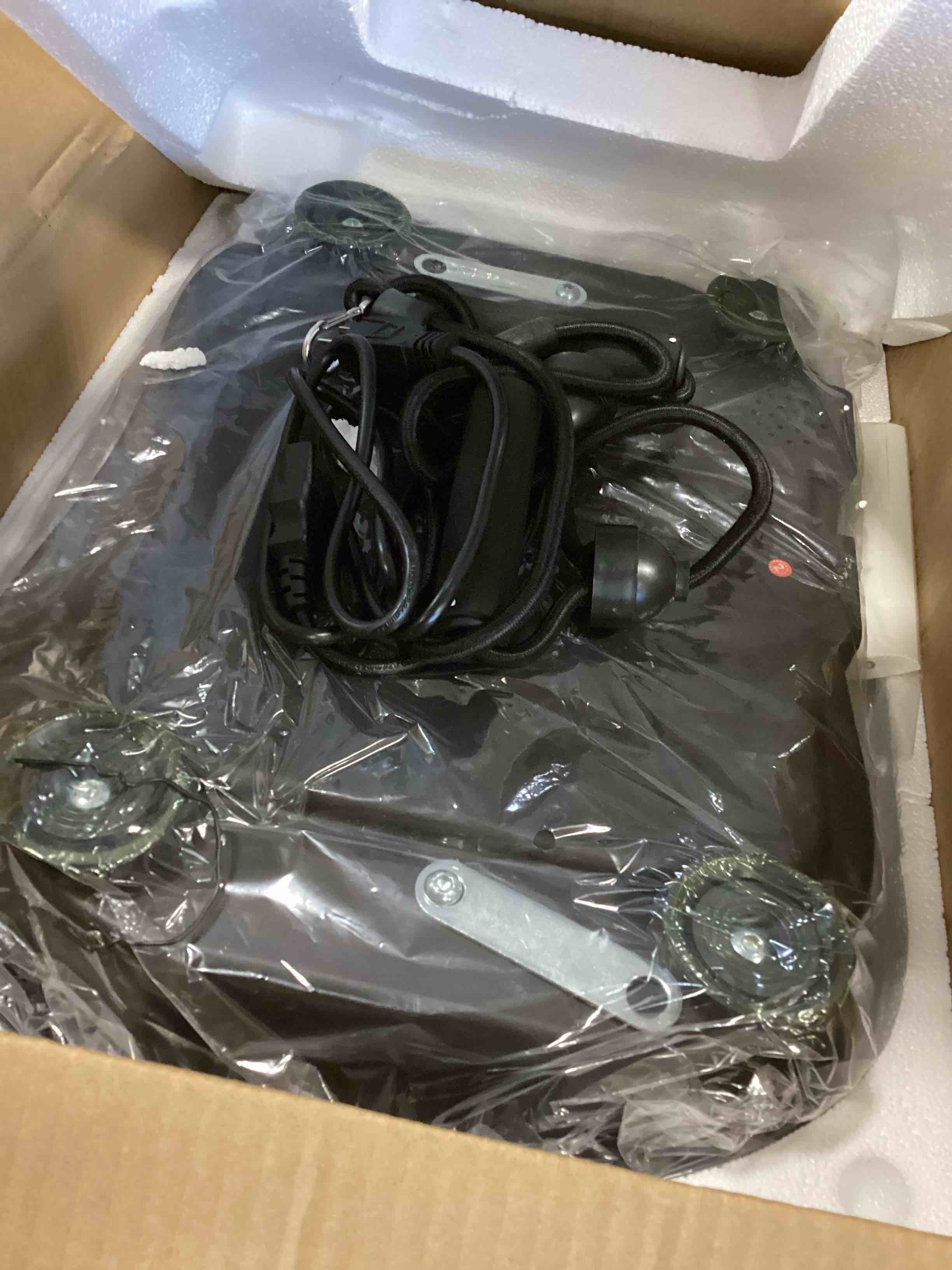 https://s3.amazonaws.com/lotting-images-prod/bidfta/RED6508330_1716901687556.jpeg