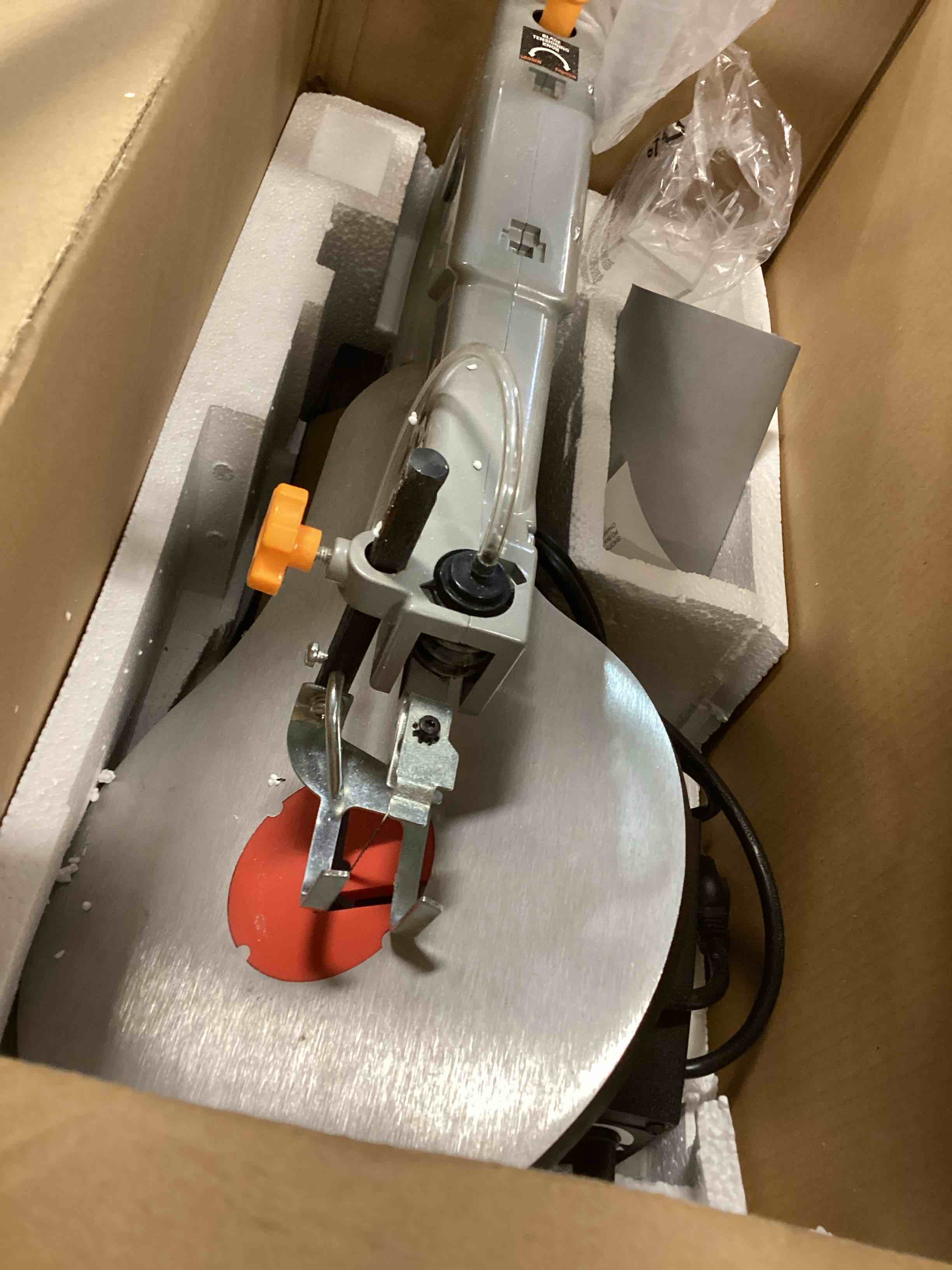 https://s3.amazonaws.com/lotting-images-prod/bidfta/RED6508512_1716925077925.jpeg