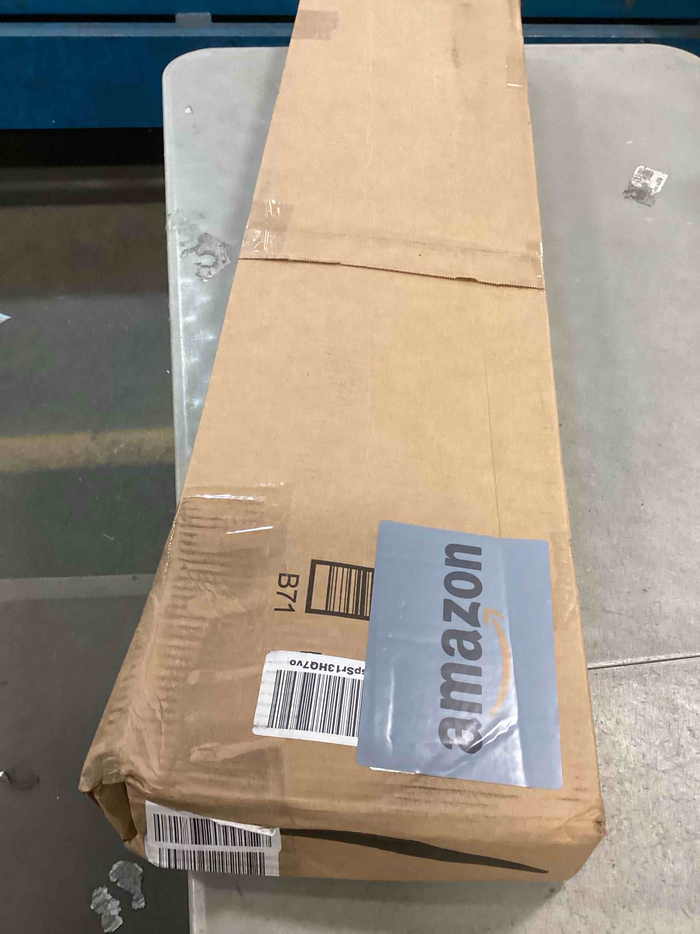 https://s3.amazonaws.com/lotting-images-prod/bidfta/RED6508803_1717069146006.jpeg