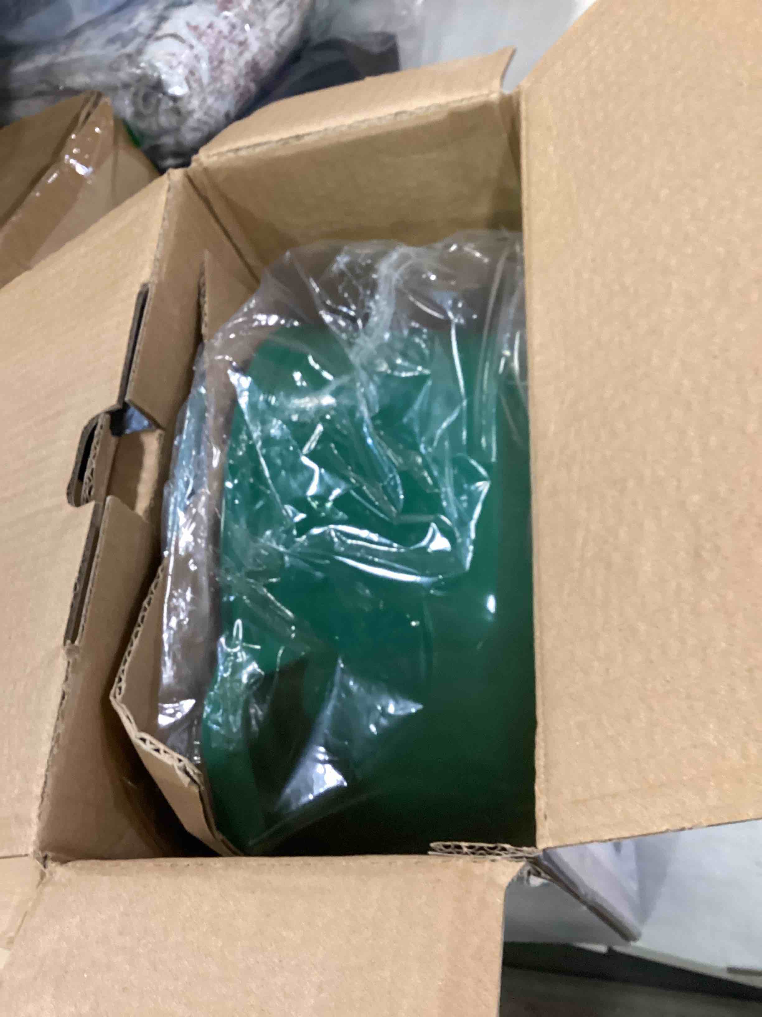 https://s3.amazonaws.com/lotting-images-prod/bidfta/RED6511784_1717074544099.jpeg