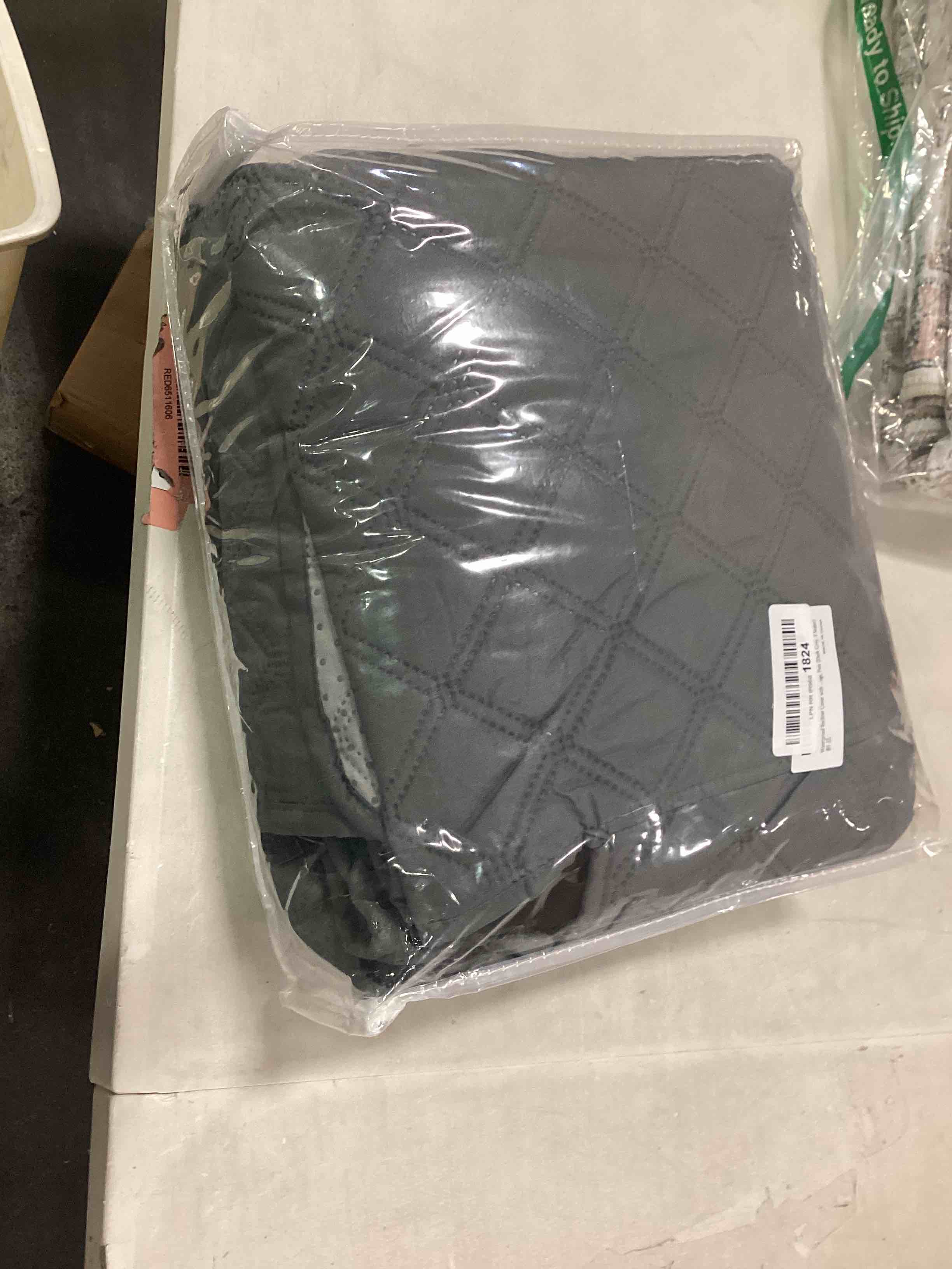 https://s3.amazonaws.com/lotting-images-prod/bidfta/RED6511798_1717075533523.jpeg