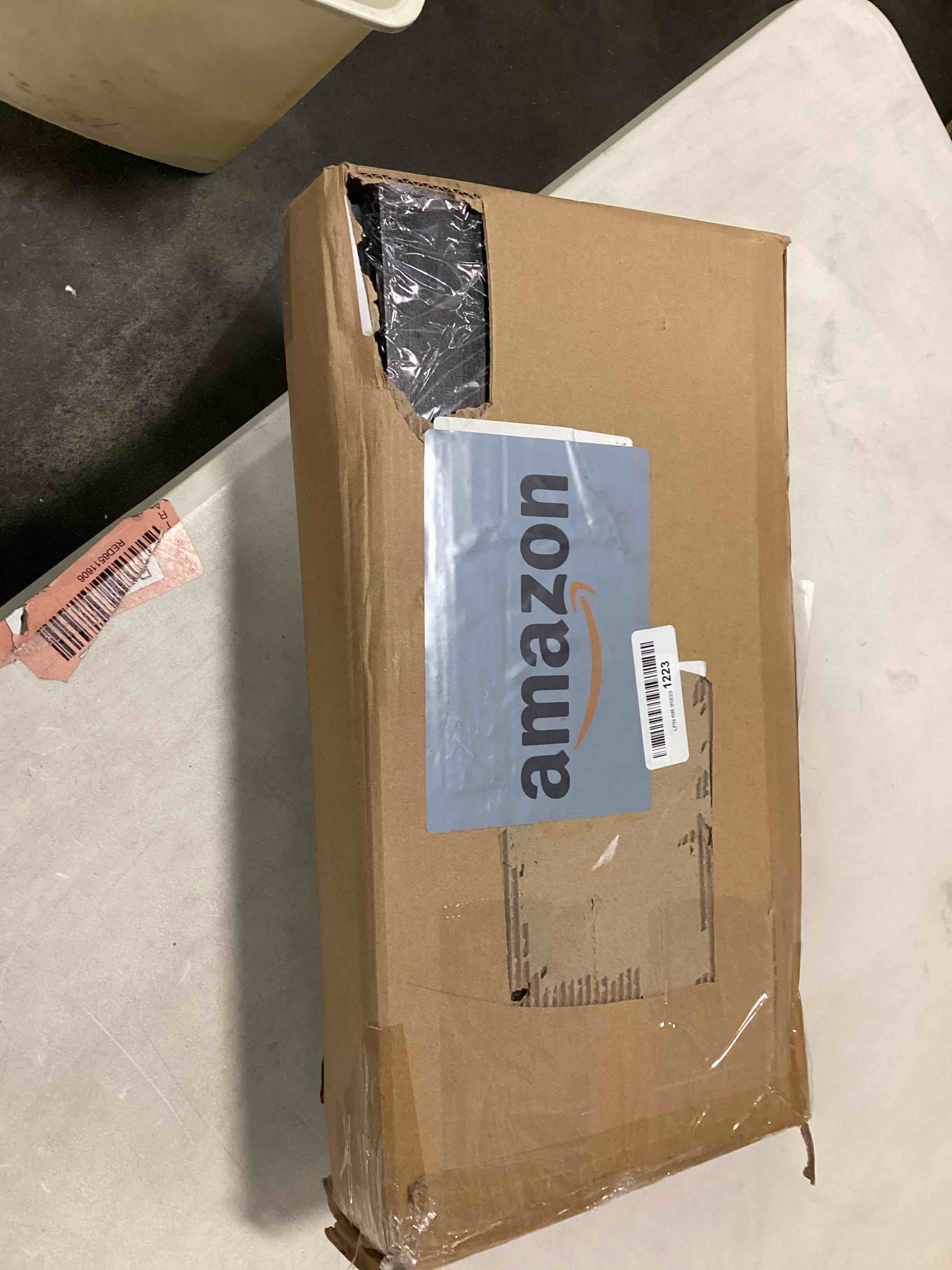 https://s3.amazonaws.com/lotting-images-prod/bidfta/RED6511801_1717075709523.jpeg