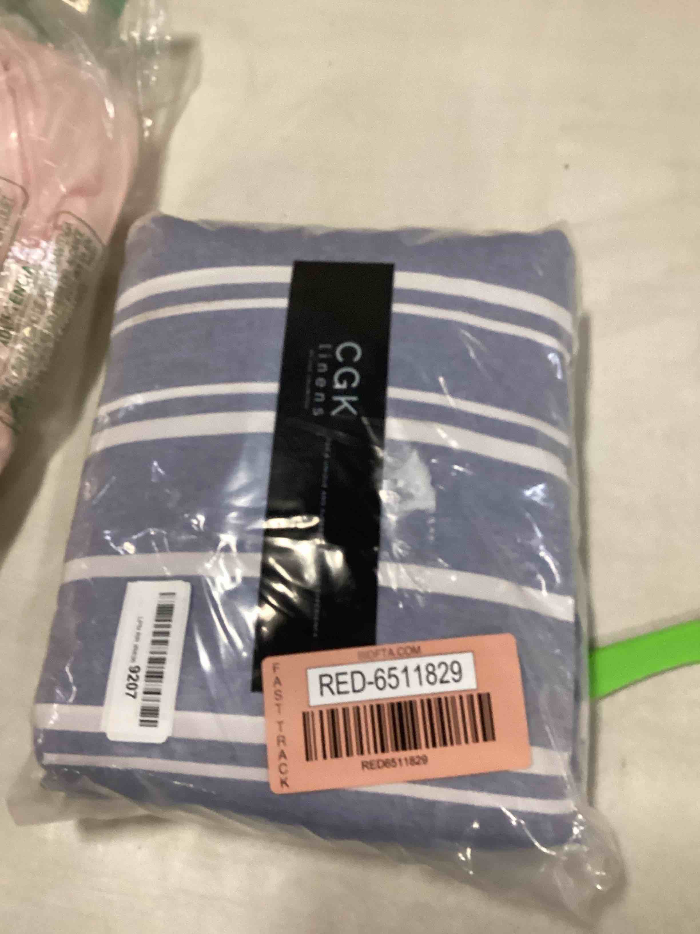 https://s3.amazonaws.com/lotting-images-prod/bidfta/RED6511829_1717077445574.jpeg
