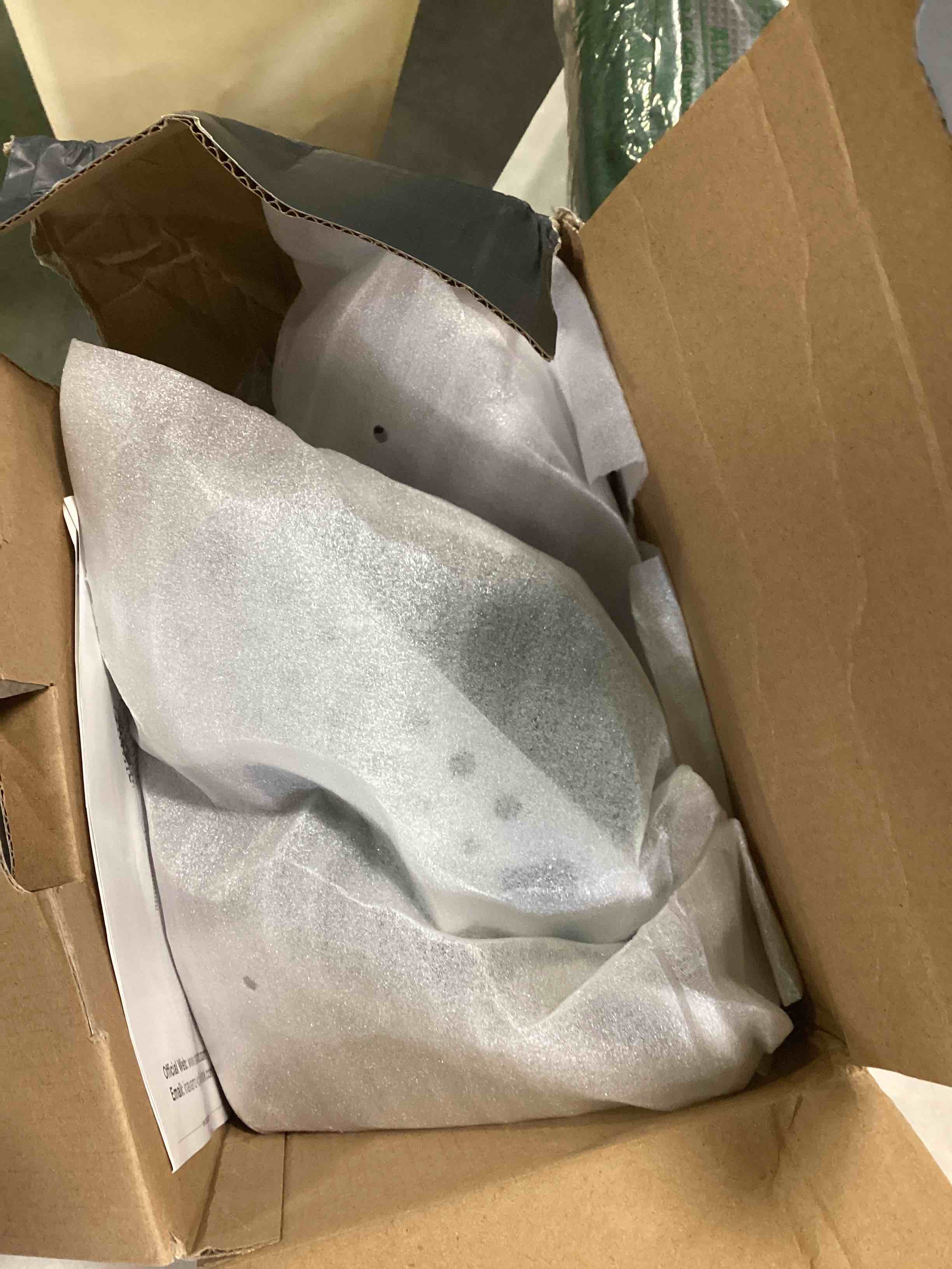 https://s3.amazonaws.com/lotting-images-prod/bidfta/RED6511834_1717079288444.jpeg