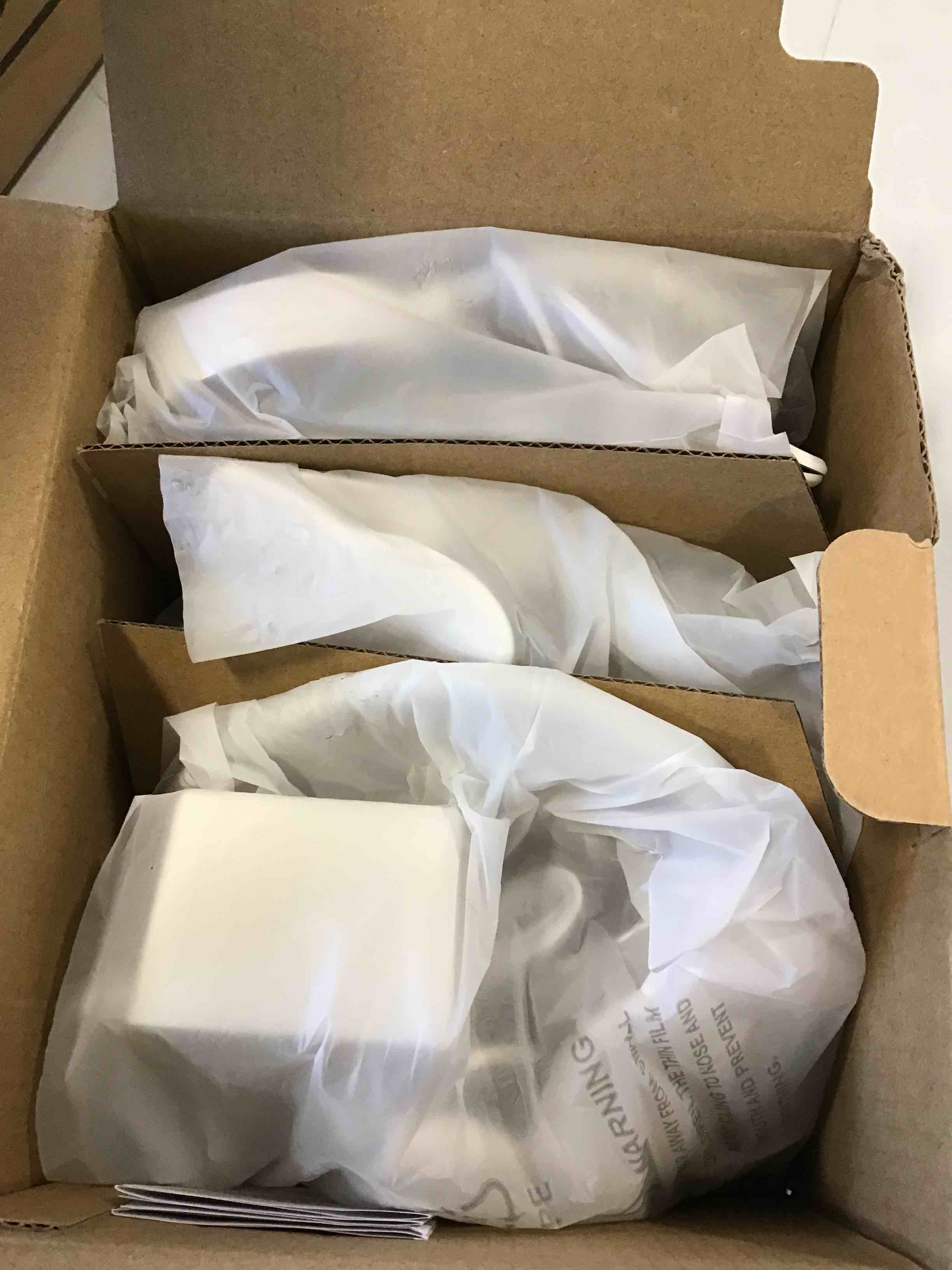 https://s3.amazonaws.com/lotting-images-prod/bidfta/RED6512117_1718304682330.jpeg