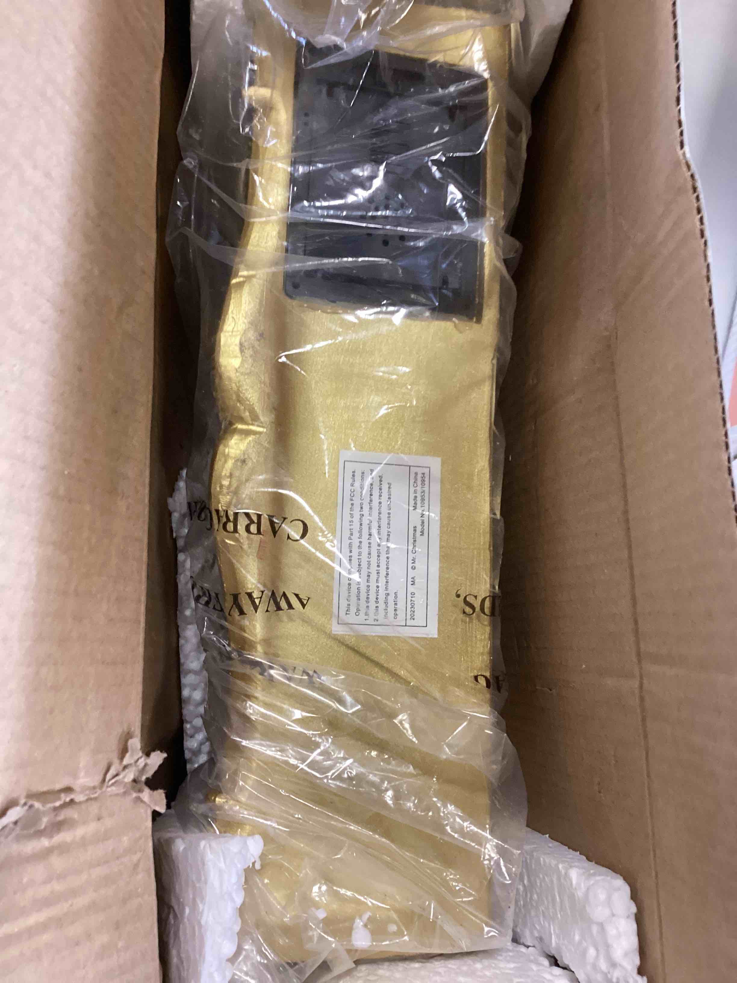 https://s3.amazonaws.com/lotting-images-prod/bidfta/RED6512727_1718637845367.jpeg