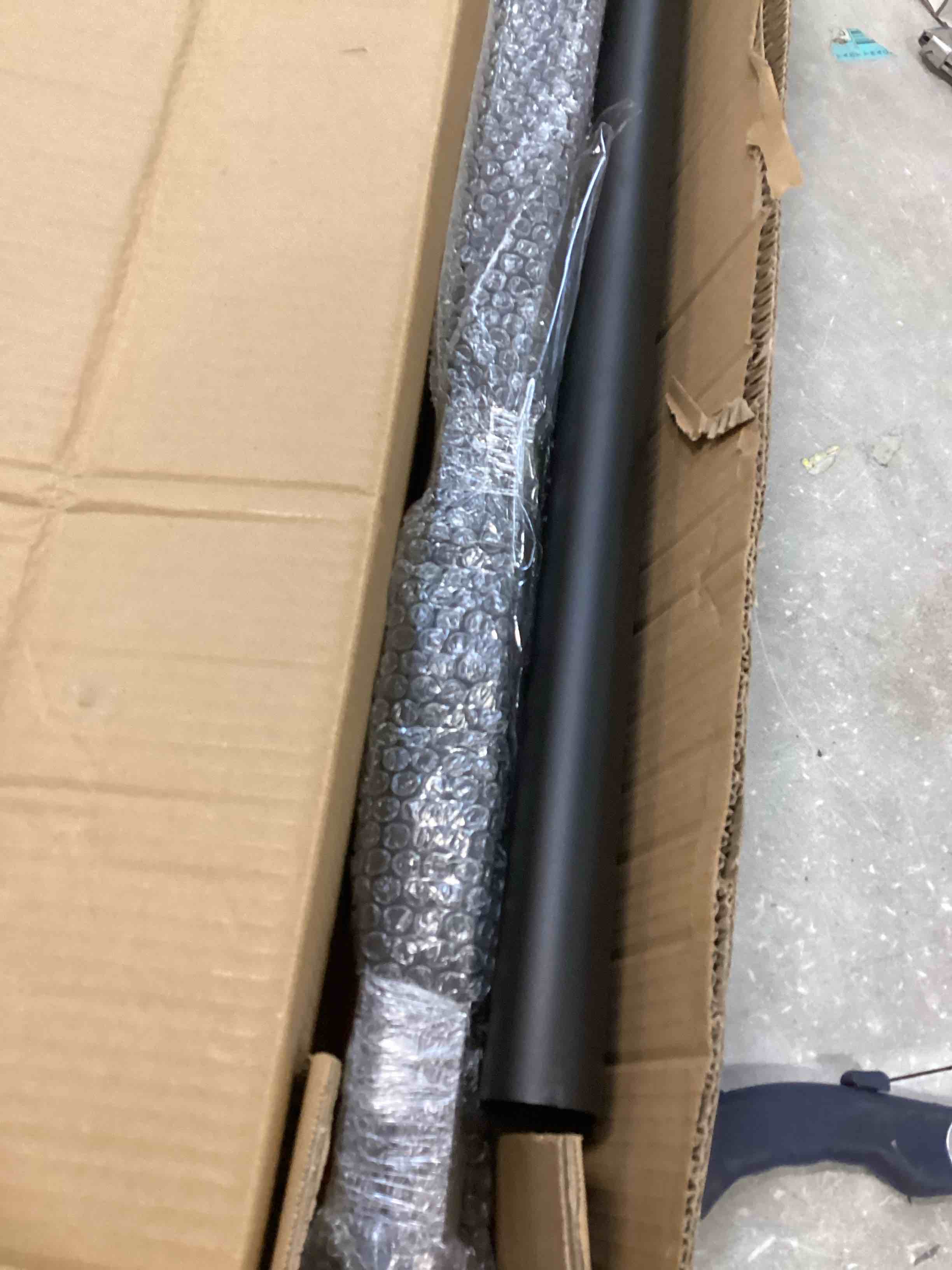 https://s3.amazonaws.com/lotting-images-prod/bidfta/RED6513459_1718034731995.jpeg