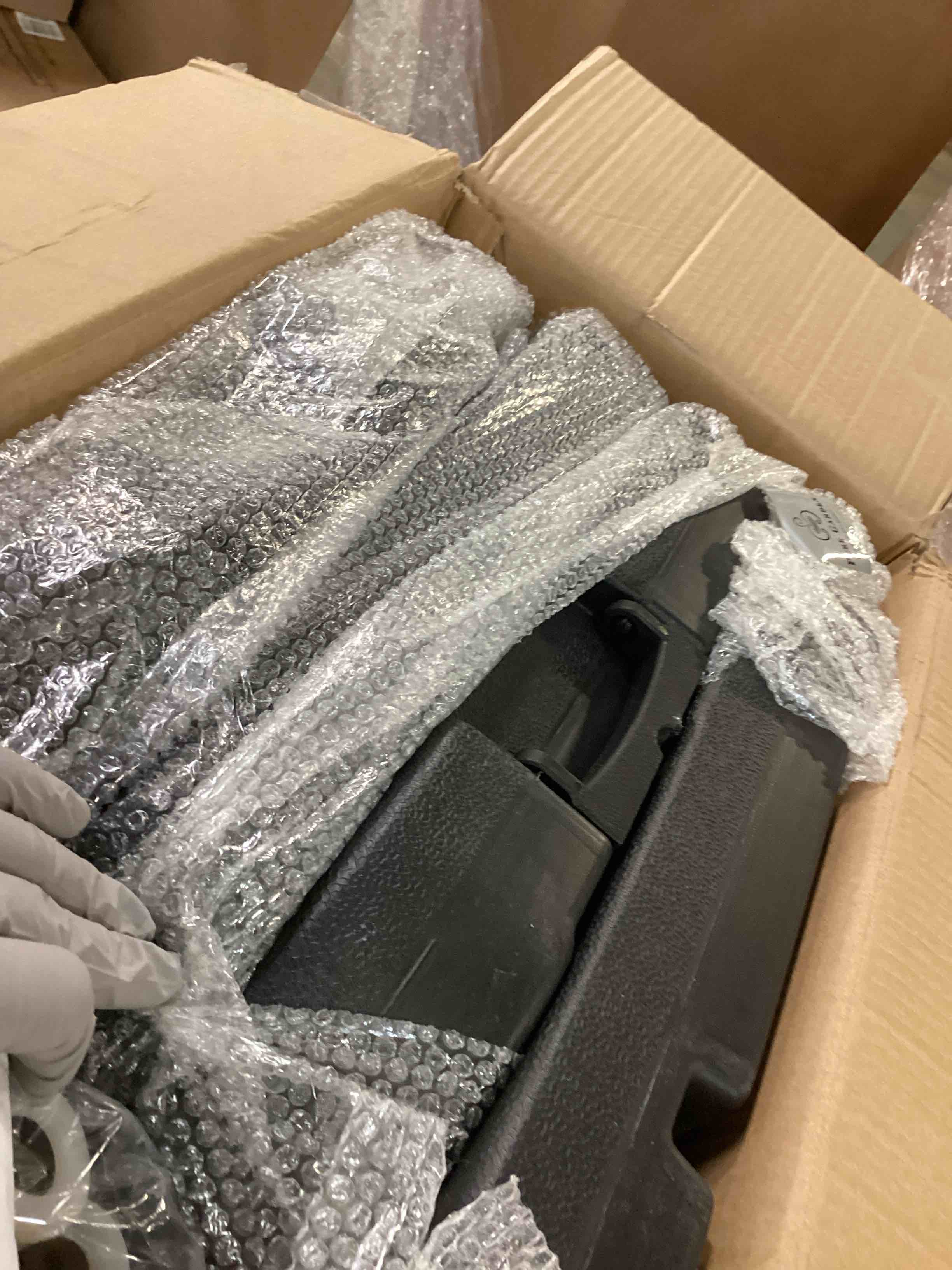https://s3.amazonaws.com/lotting-images-prod/bidfta/RED6513822_1718194382948.jpeg