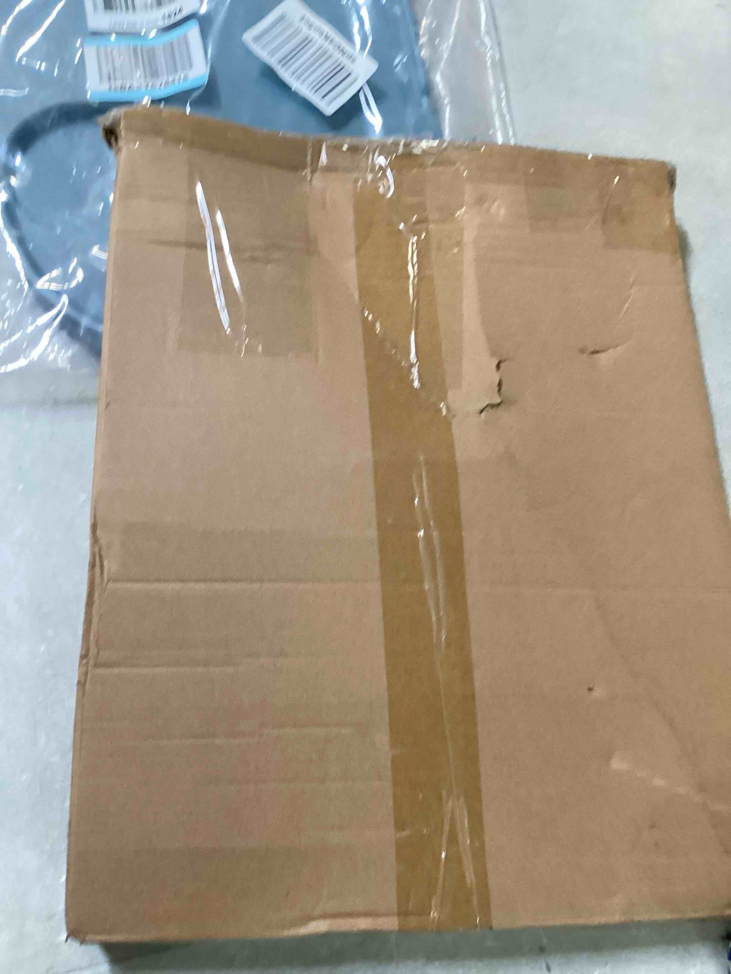 https://s3.amazonaws.com/lotting-images-prod/bidfta/RED6513980_1718213897623.jpeg