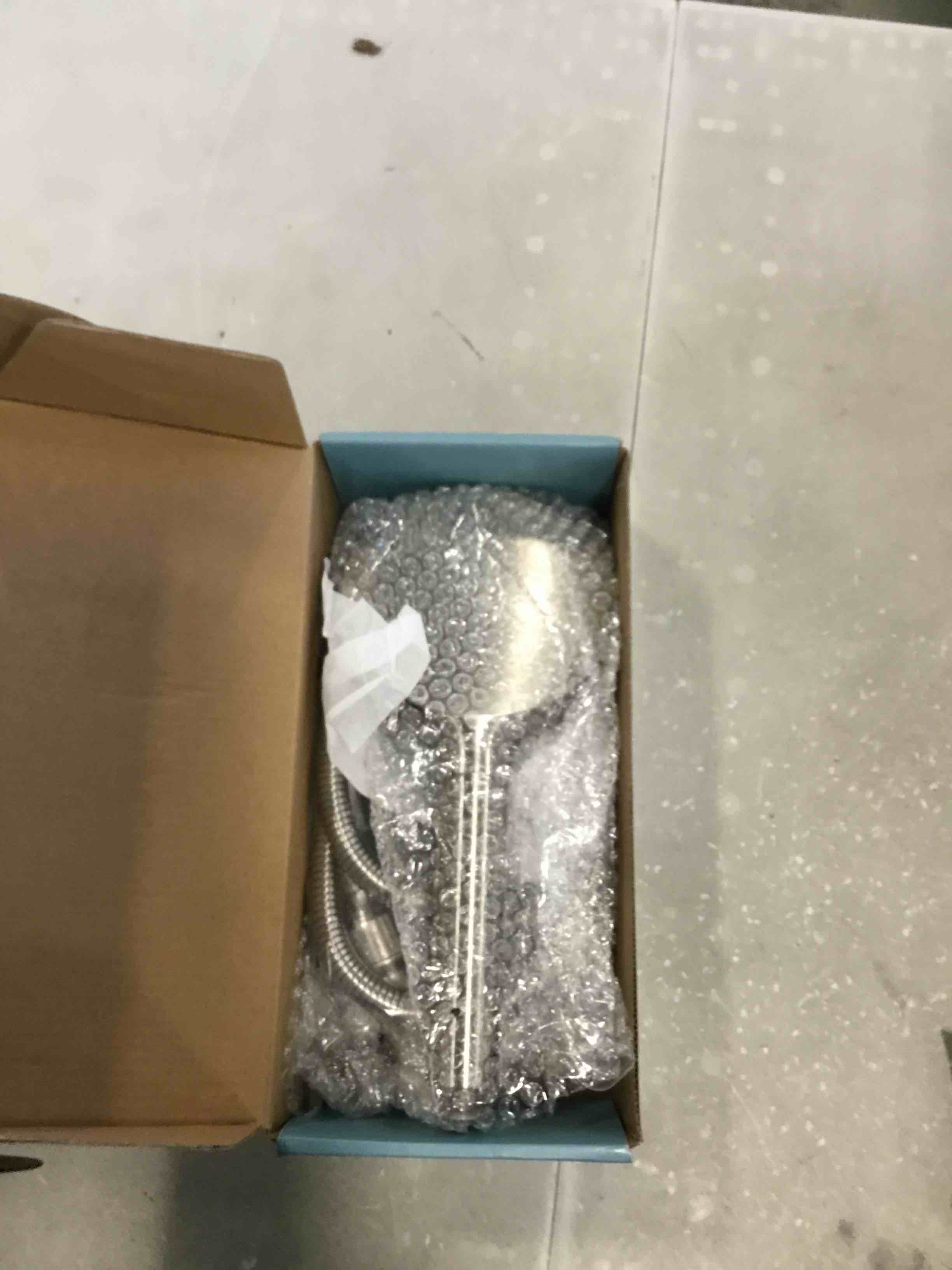 https://s3.amazonaws.com/lotting-images-prod/bidfta/RED6515198_1718289457370.jpeg