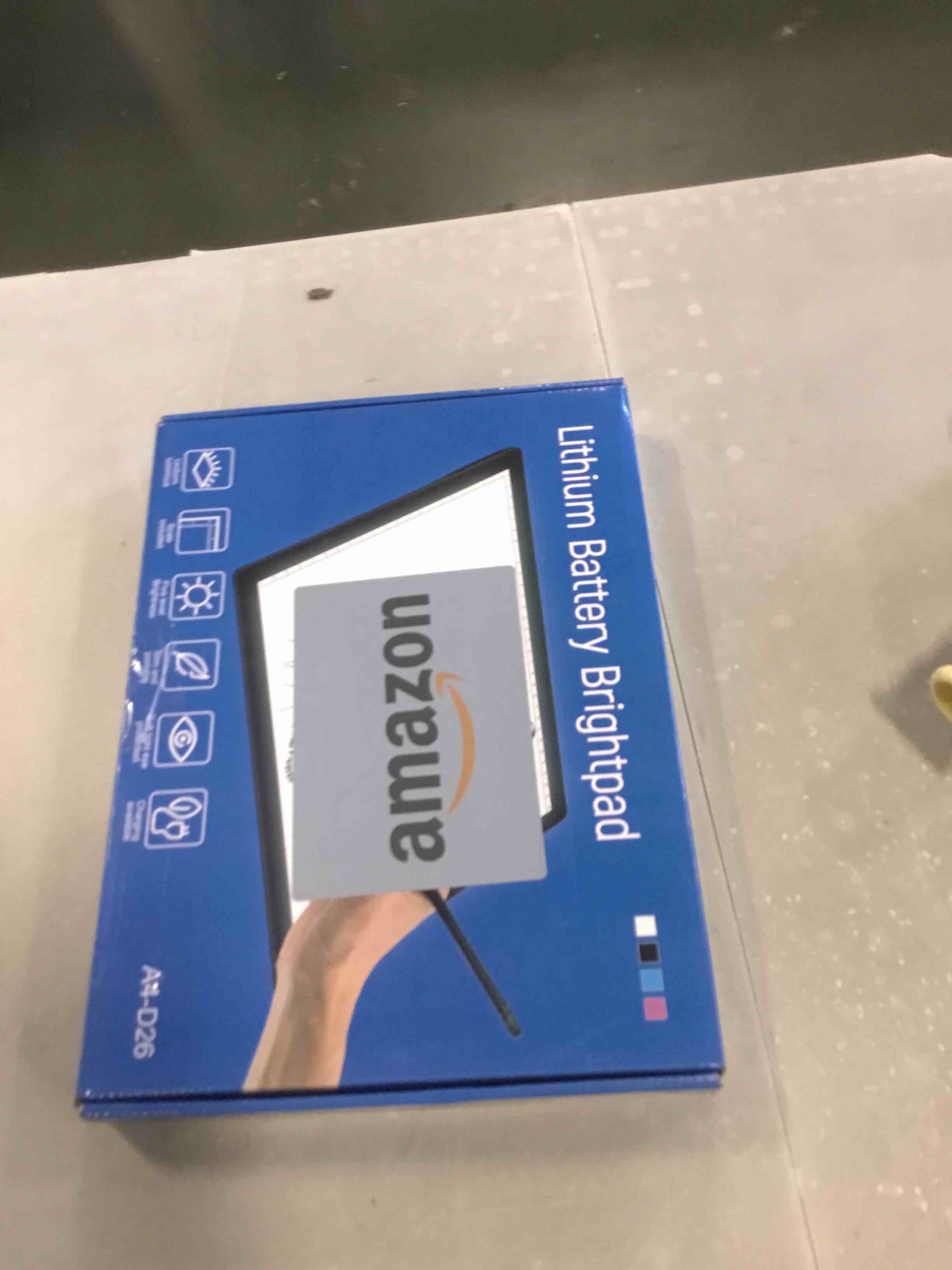 https://s3.amazonaws.com/lotting-images-prod/bidfta/RED6515211_1718291890400.jpeg