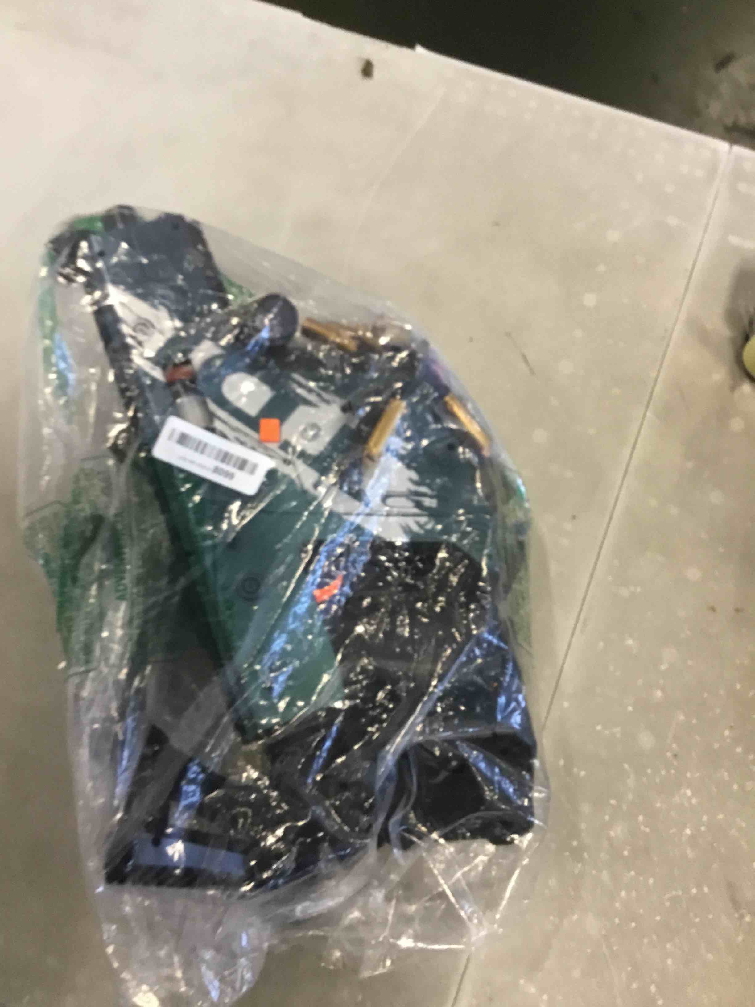 https://s3.amazonaws.com/lotting-images-prod/bidfta/RED6515234_1718298110287.jpeg